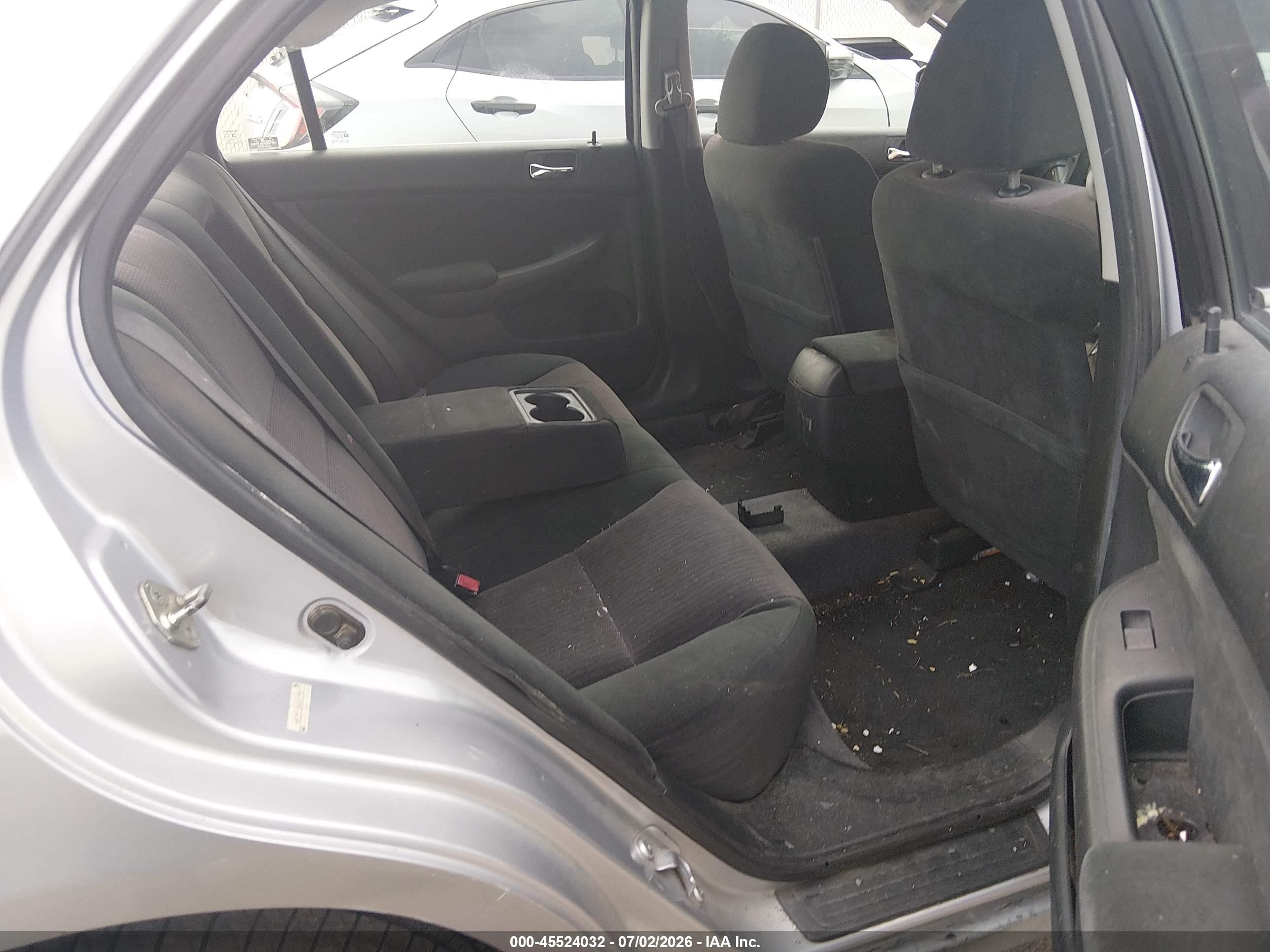 2004 Honda Accord 2.4 Lx Серебряный vin: 1HGCM56364A057952