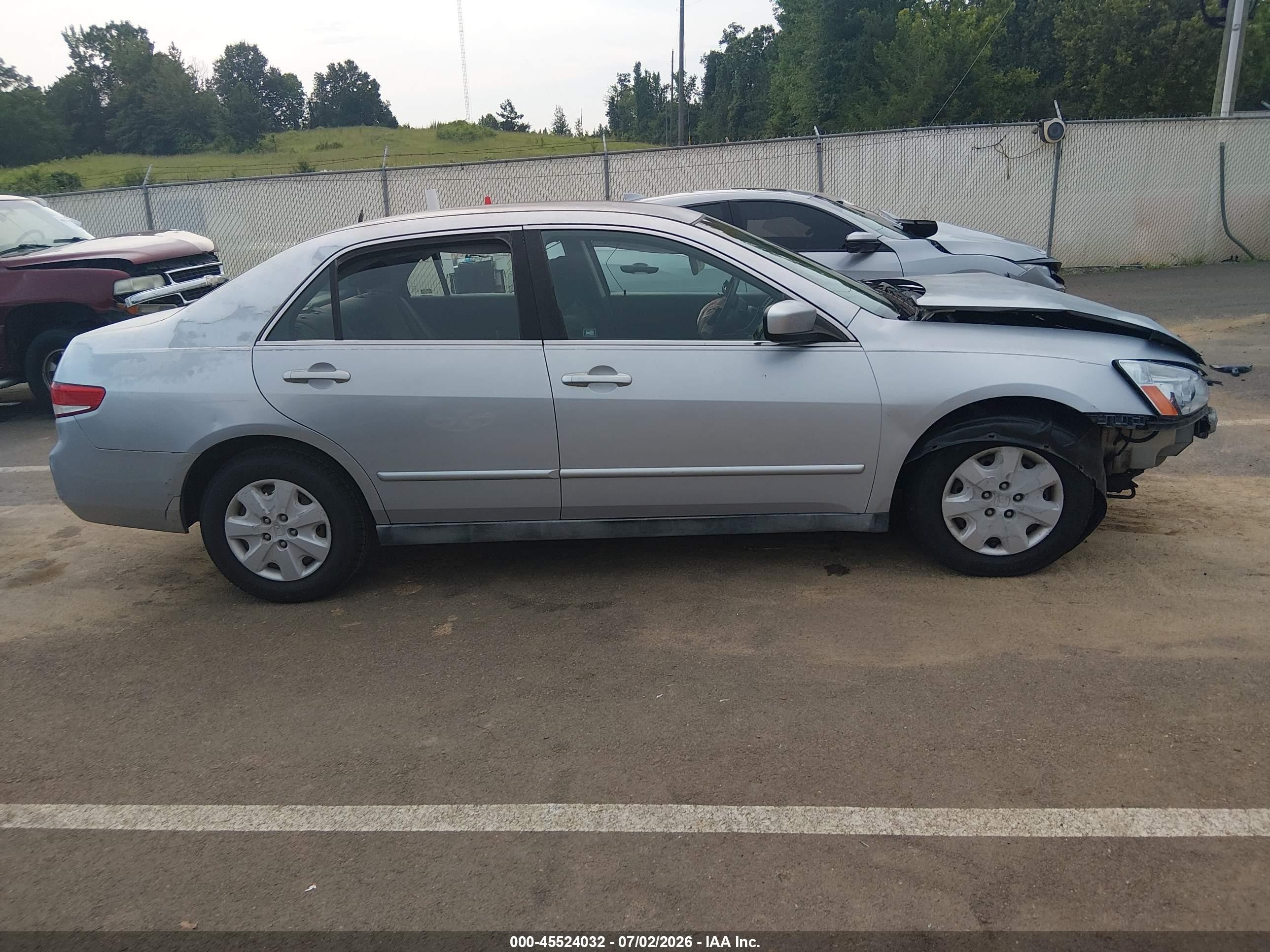2004 Honda Accord 2.4 Lx Серебряный vin: 1HGCM56364A057952