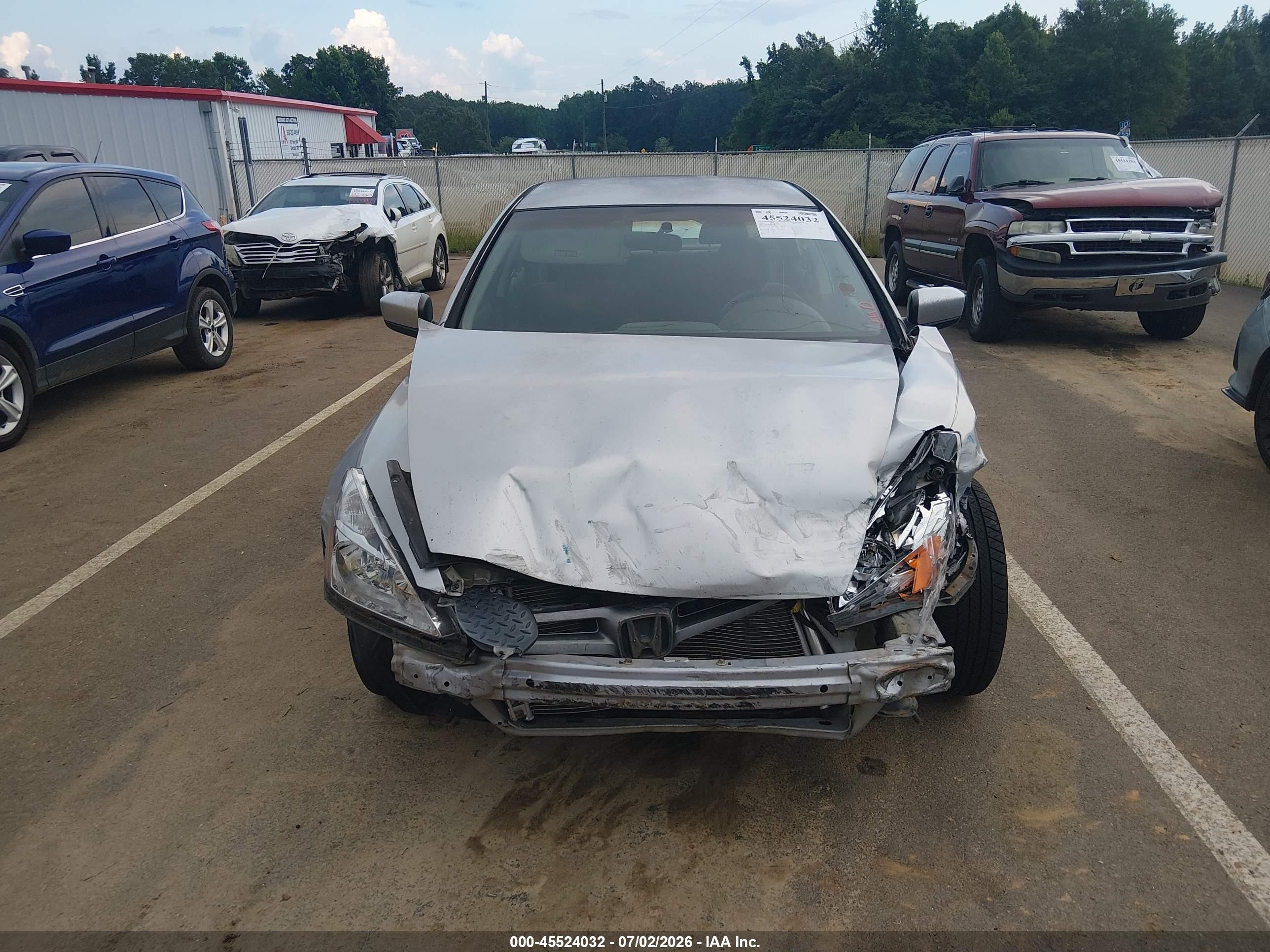 2004 Honda Accord 2.4 Lx Серебряный vin: 1HGCM56364A057952
