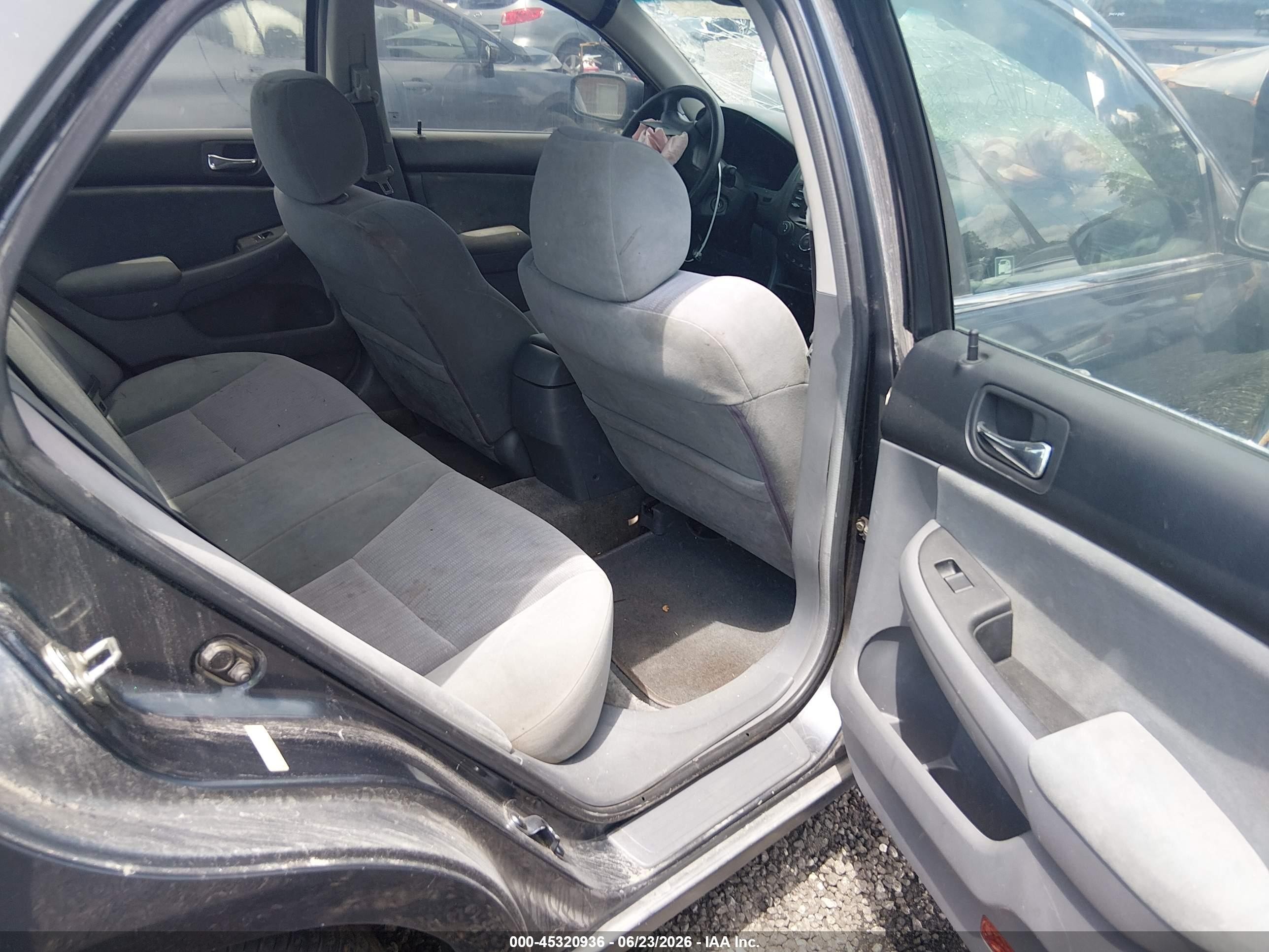 2004 Honda Accord 2.4 Lx Gray vin: 1HGCM56364A094368