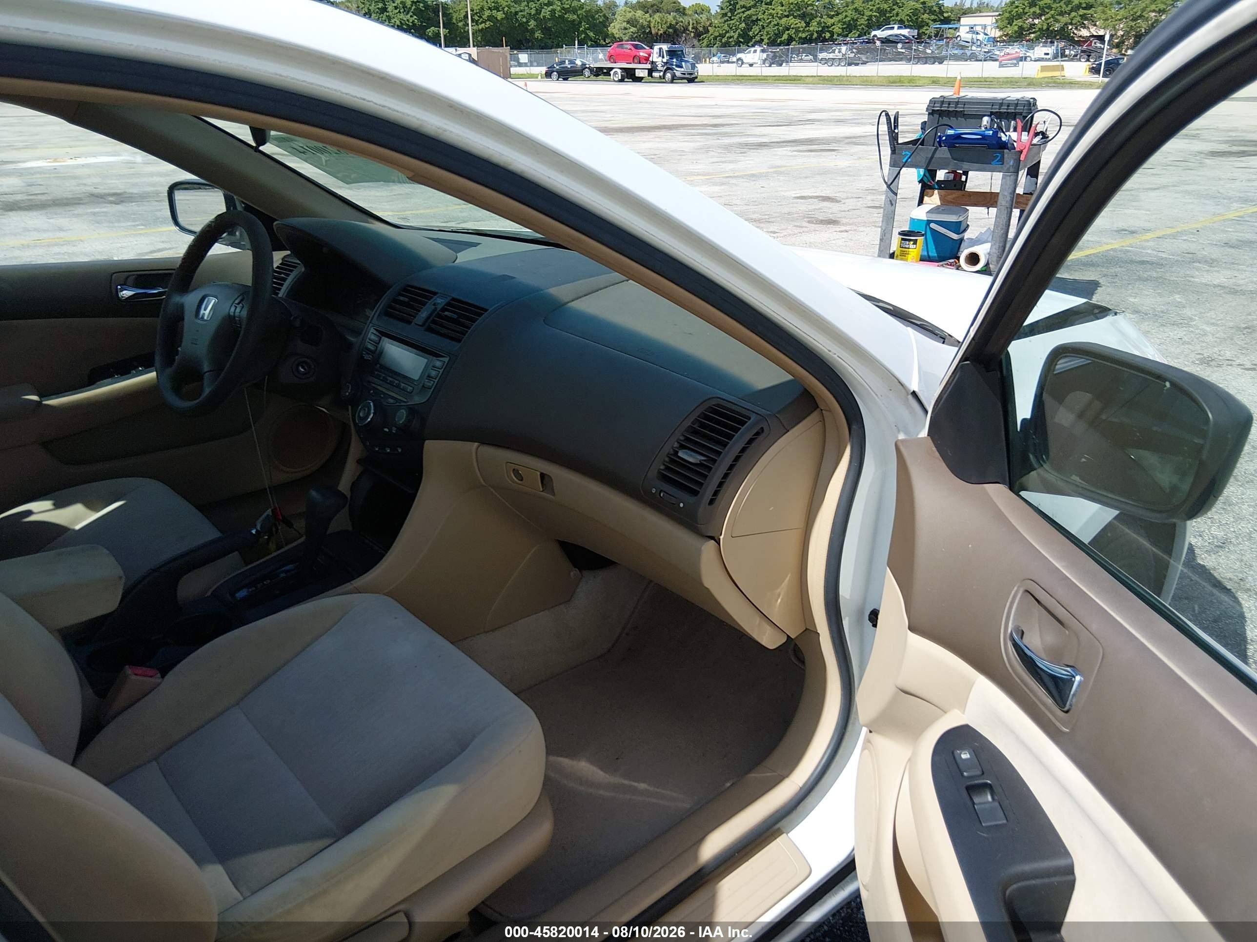 2004 Honda Accord 2.4 Lx White vin: 1HGCM56364A107734