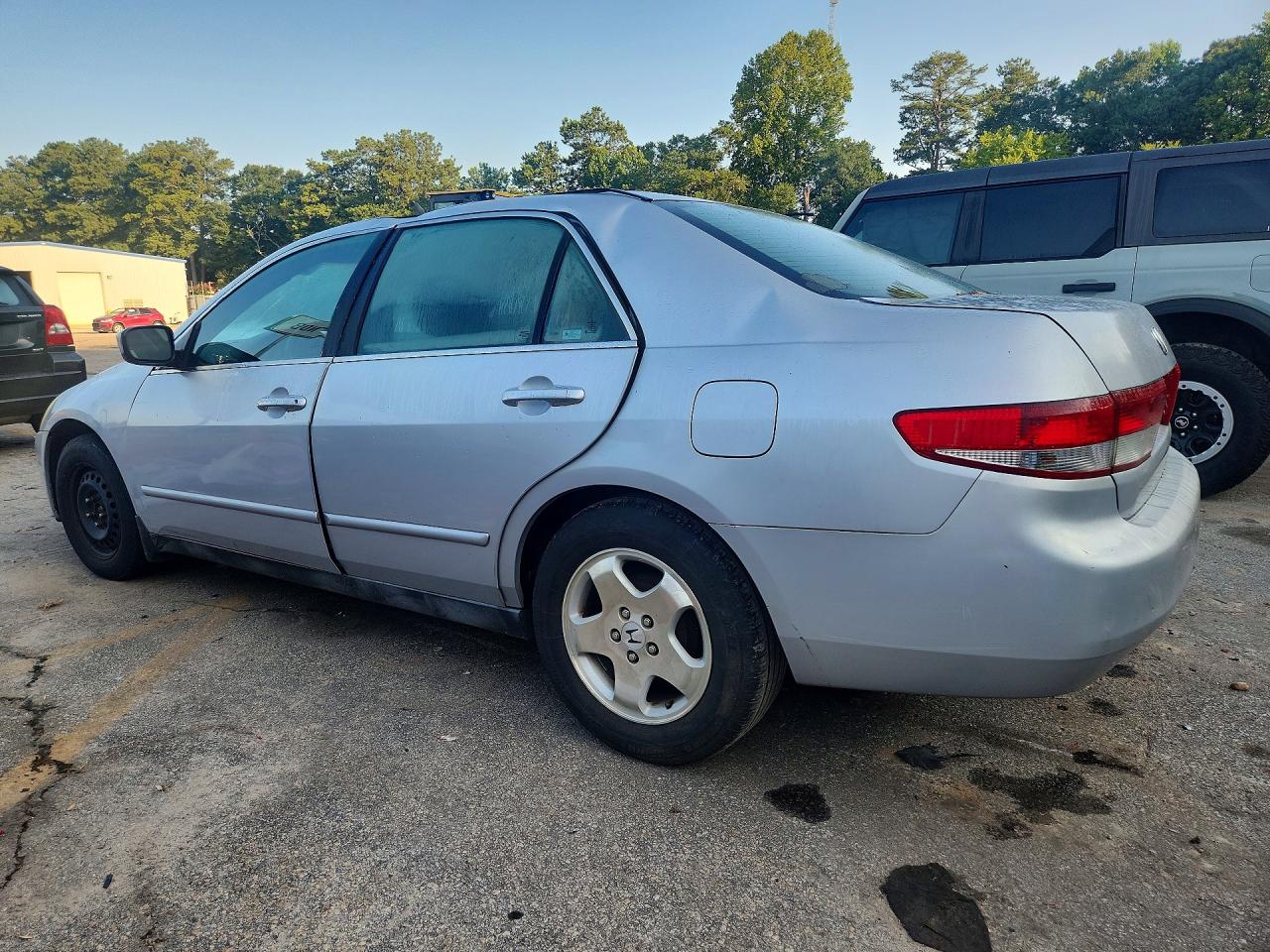 2003 Honda Accord Lx Silver vin: 1HGCM56373A143950