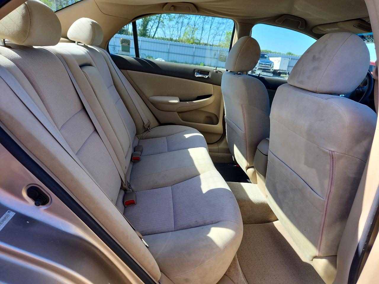 2004 Honda Accord Lx Beige vin: 1HGCM56384A043163