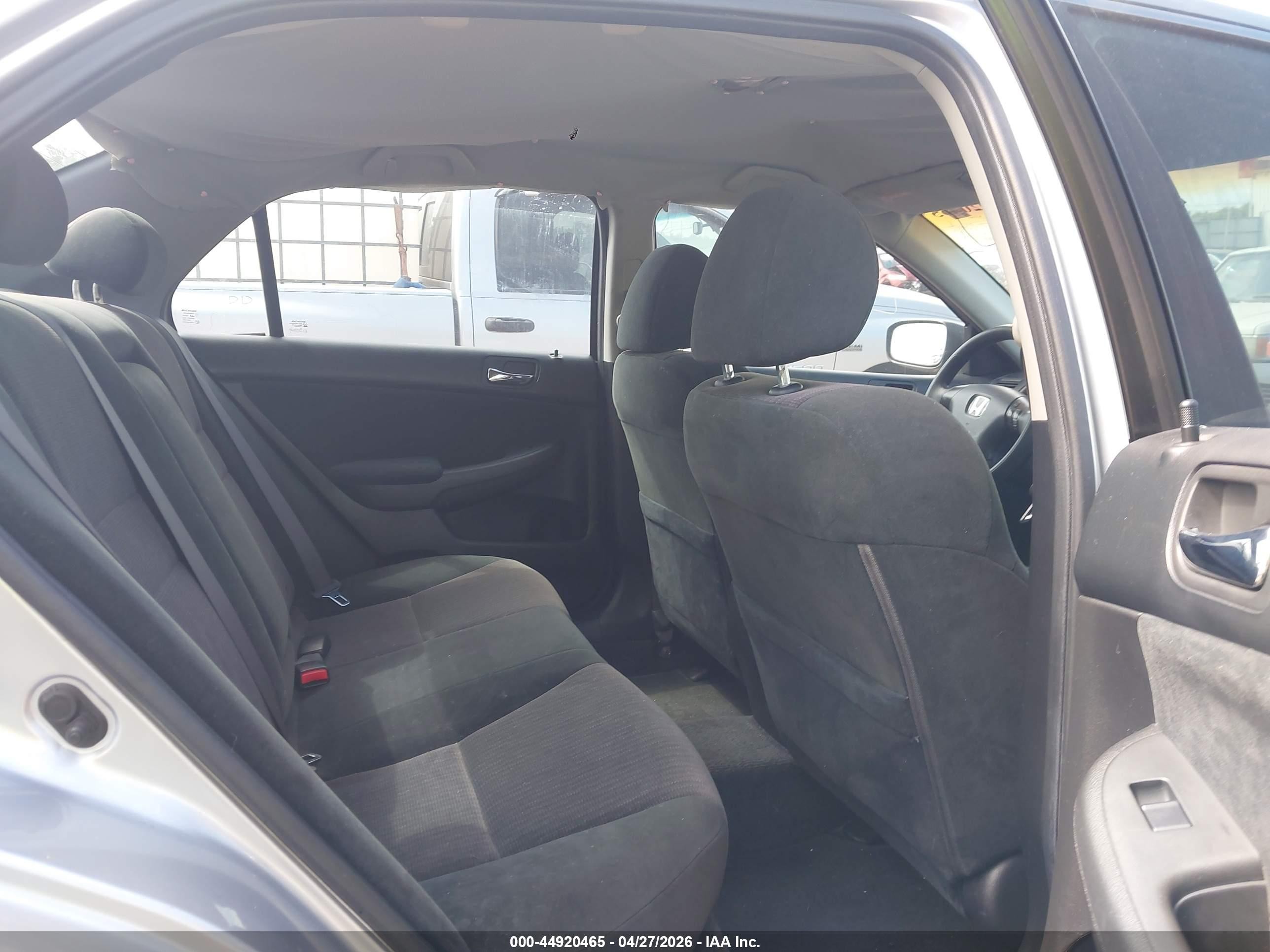 2004 Honda Accord 2.4 Lx Silver vin: 1HGCM56384A053689