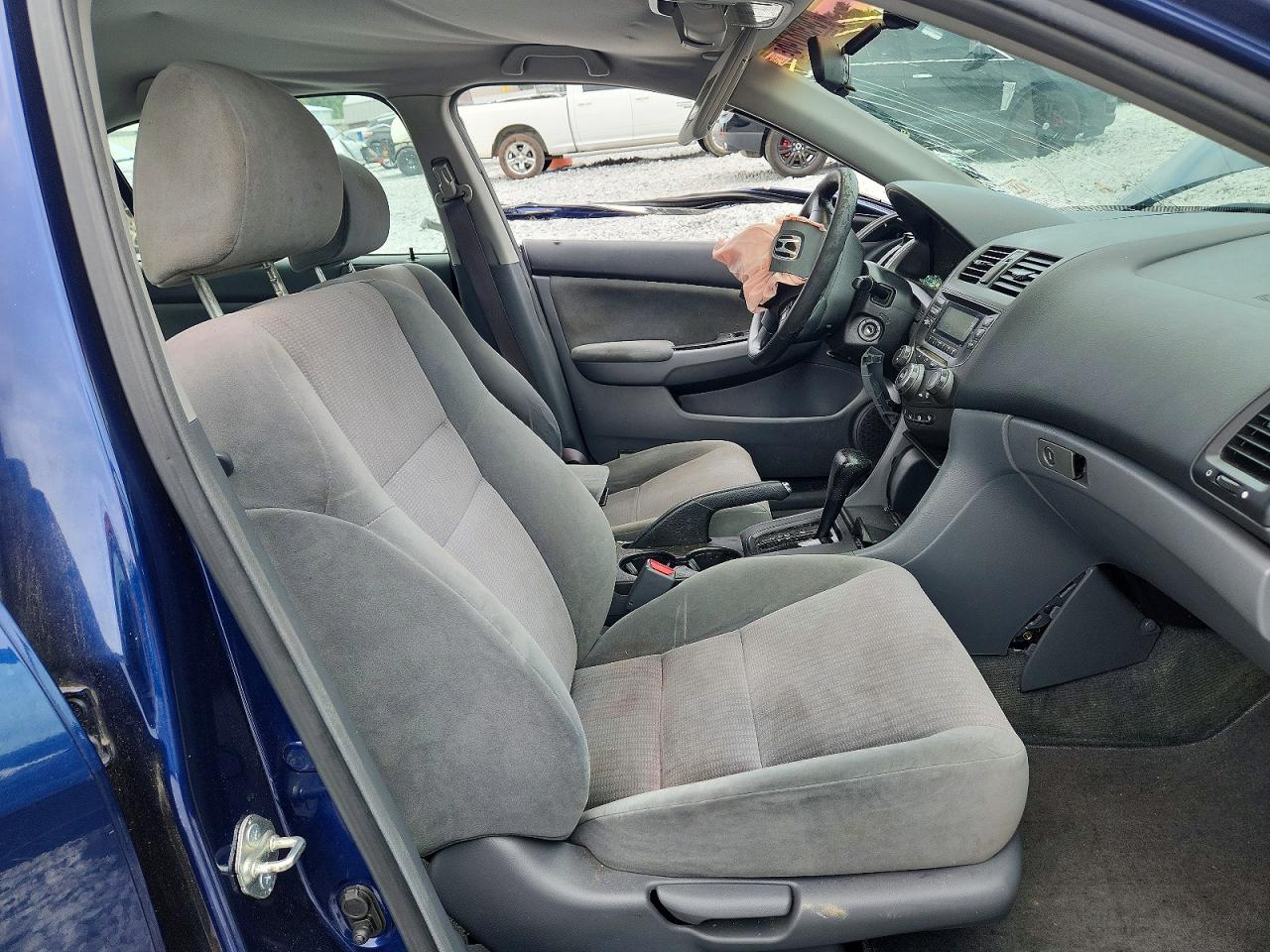 2004 Honda Accord Lx Blue vin: 1HGCM56384A059654
