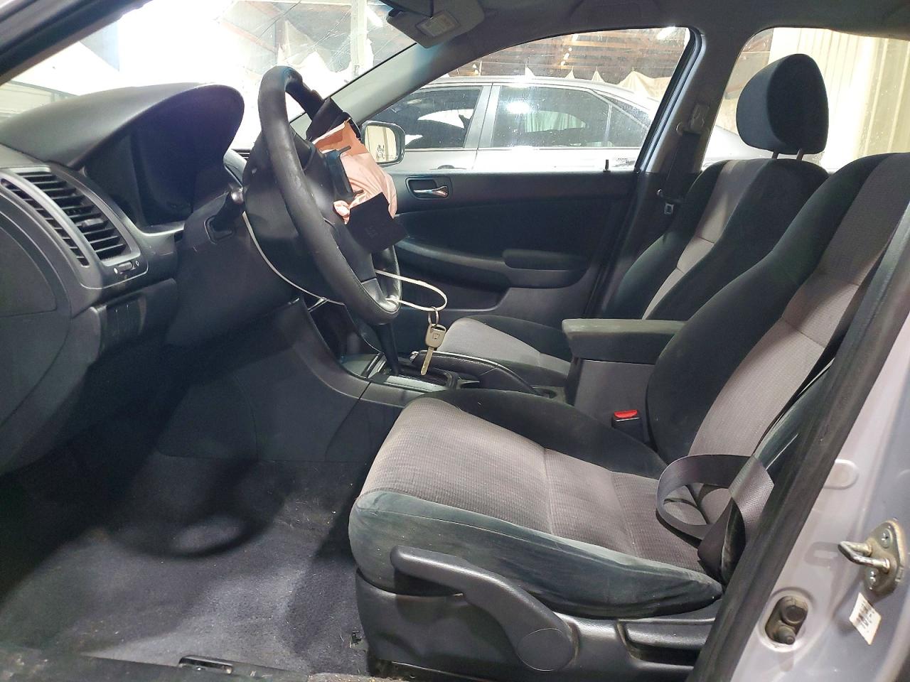 2004 Honda Accord Lx Silver vin: 1HGCM56384A105578