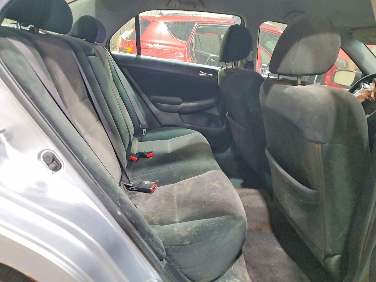 2004 Honda Accord Lx Silver vin: 1HGCM56384A105578