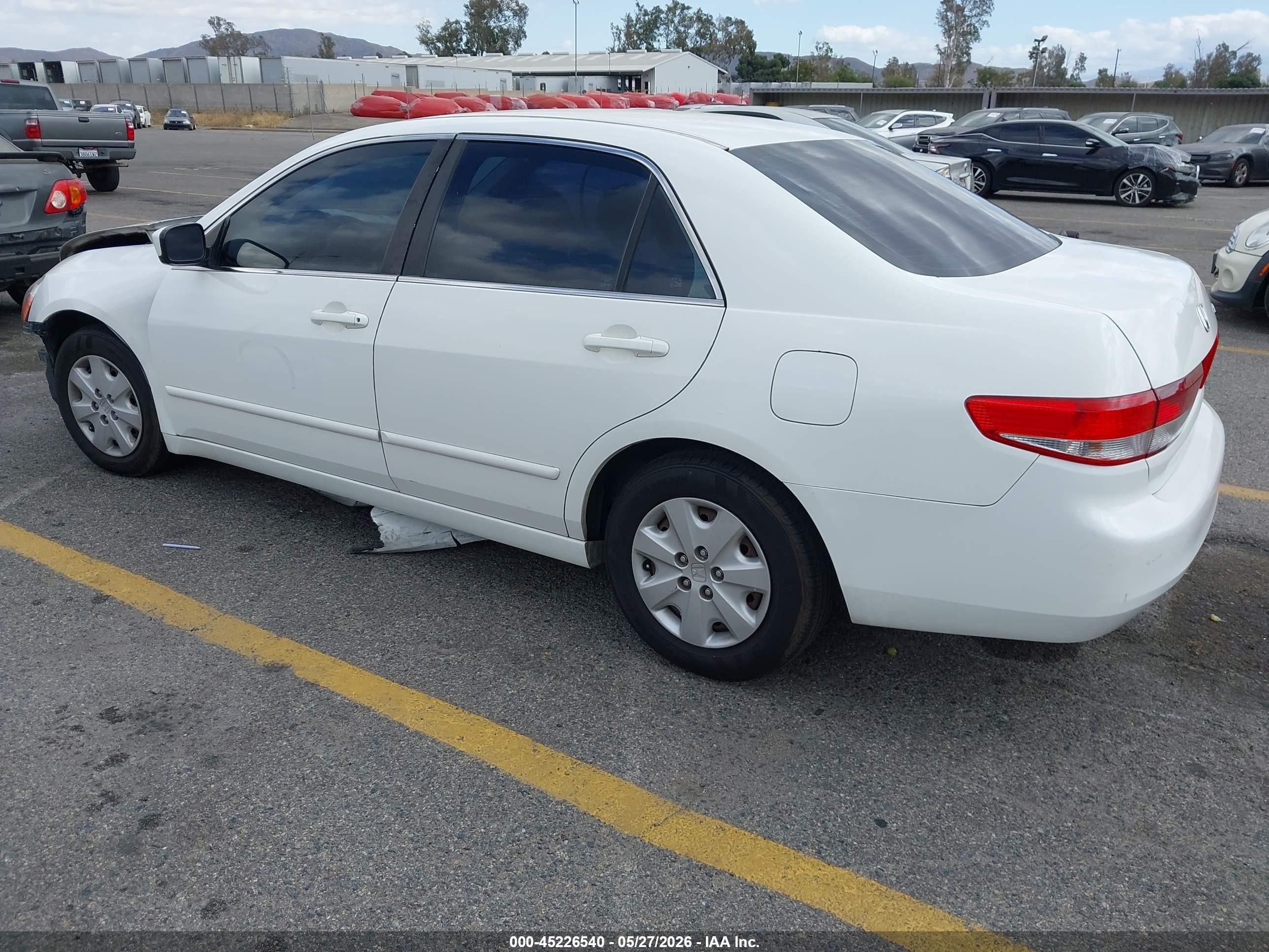 2004 Honda Accord 2.4 Lx Белый vin: 1HGCM56384A136815