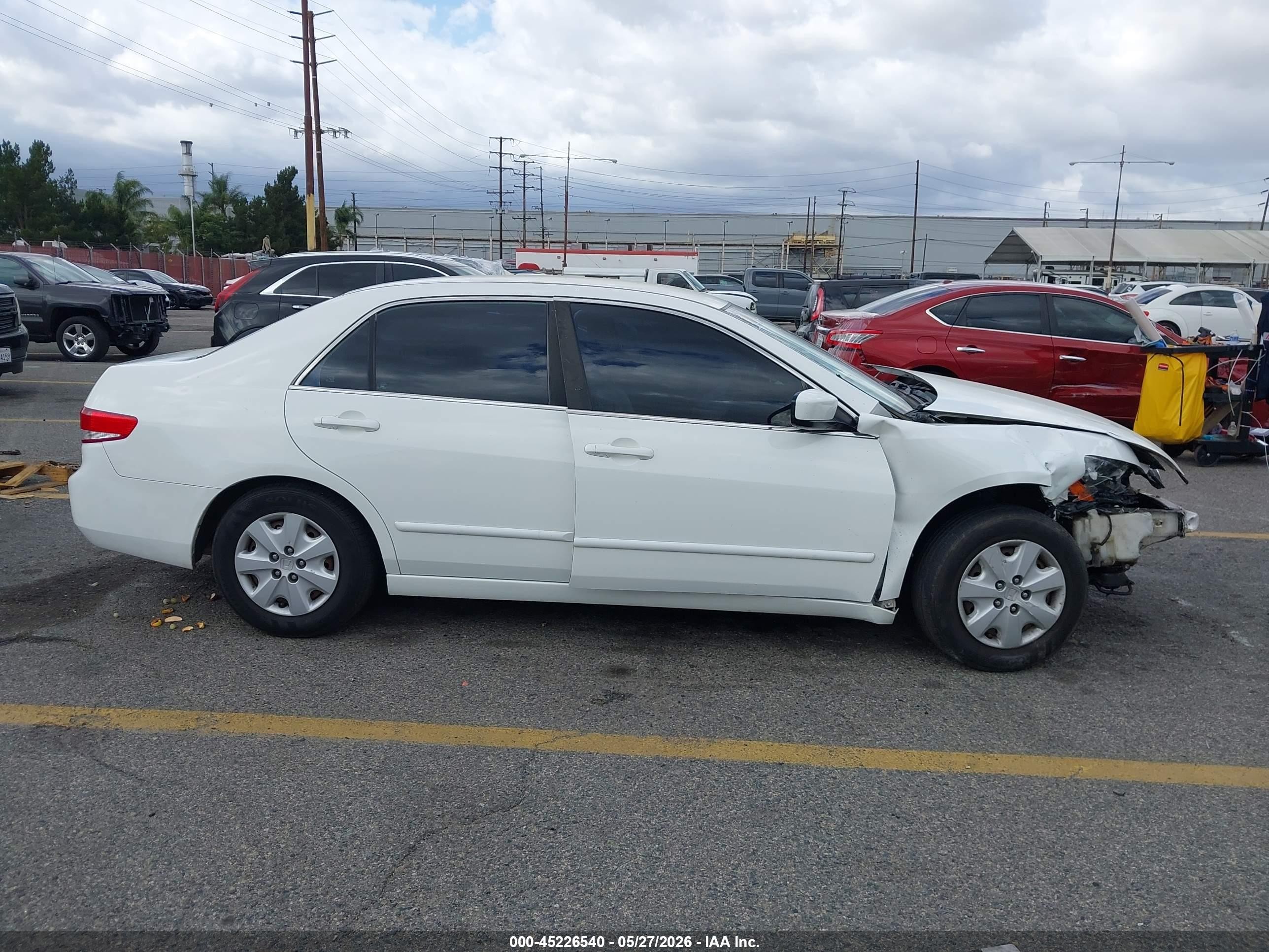 2004 Honda Accord 2.4 Lx Белый vin: 1HGCM56384A136815