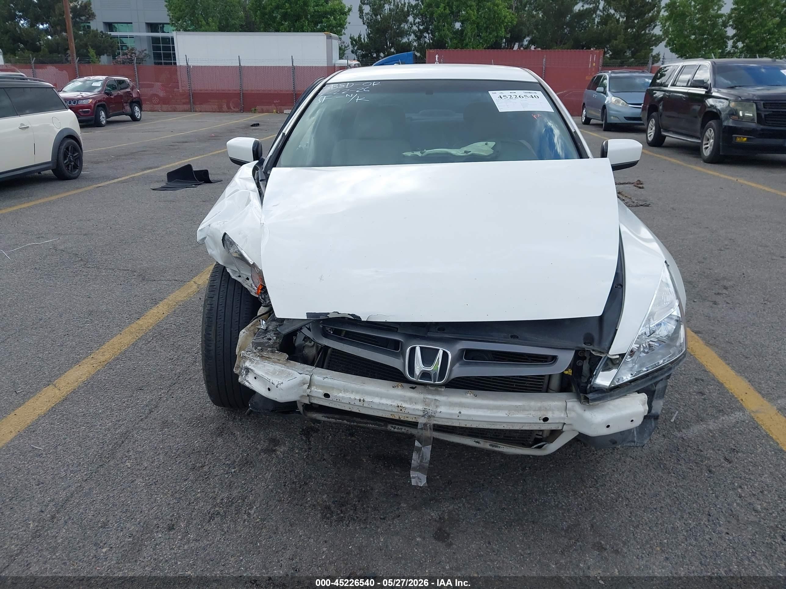 2004 Honda Accord 2.4 Lx Белый vin: 1HGCM56384A136815