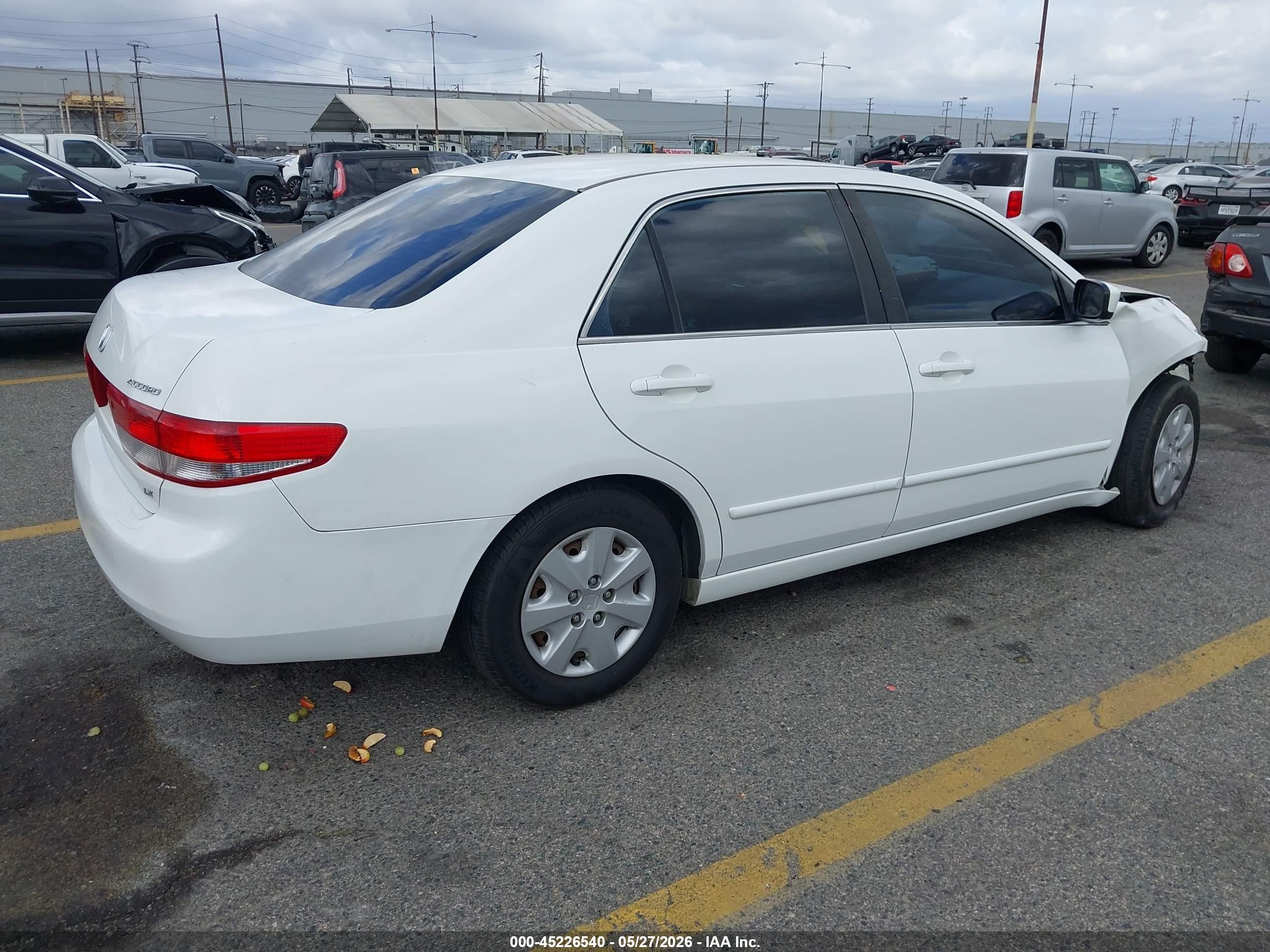 2004 Honda Accord 2.4 Lx Белый vin: 1HGCM56384A136815