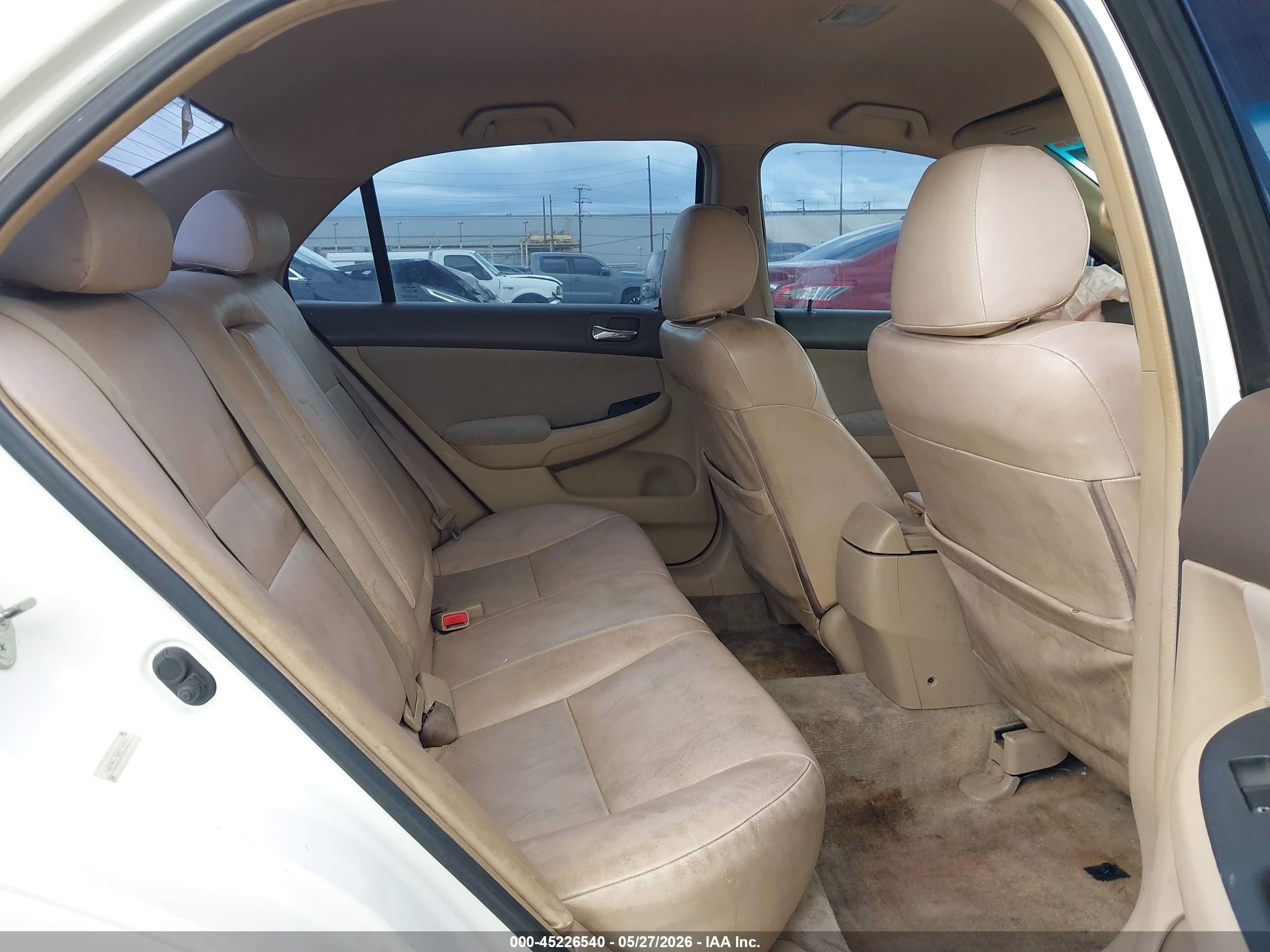 2004 Honda Accord 2.4 Lx Белый vin: 1HGCM56384A136815