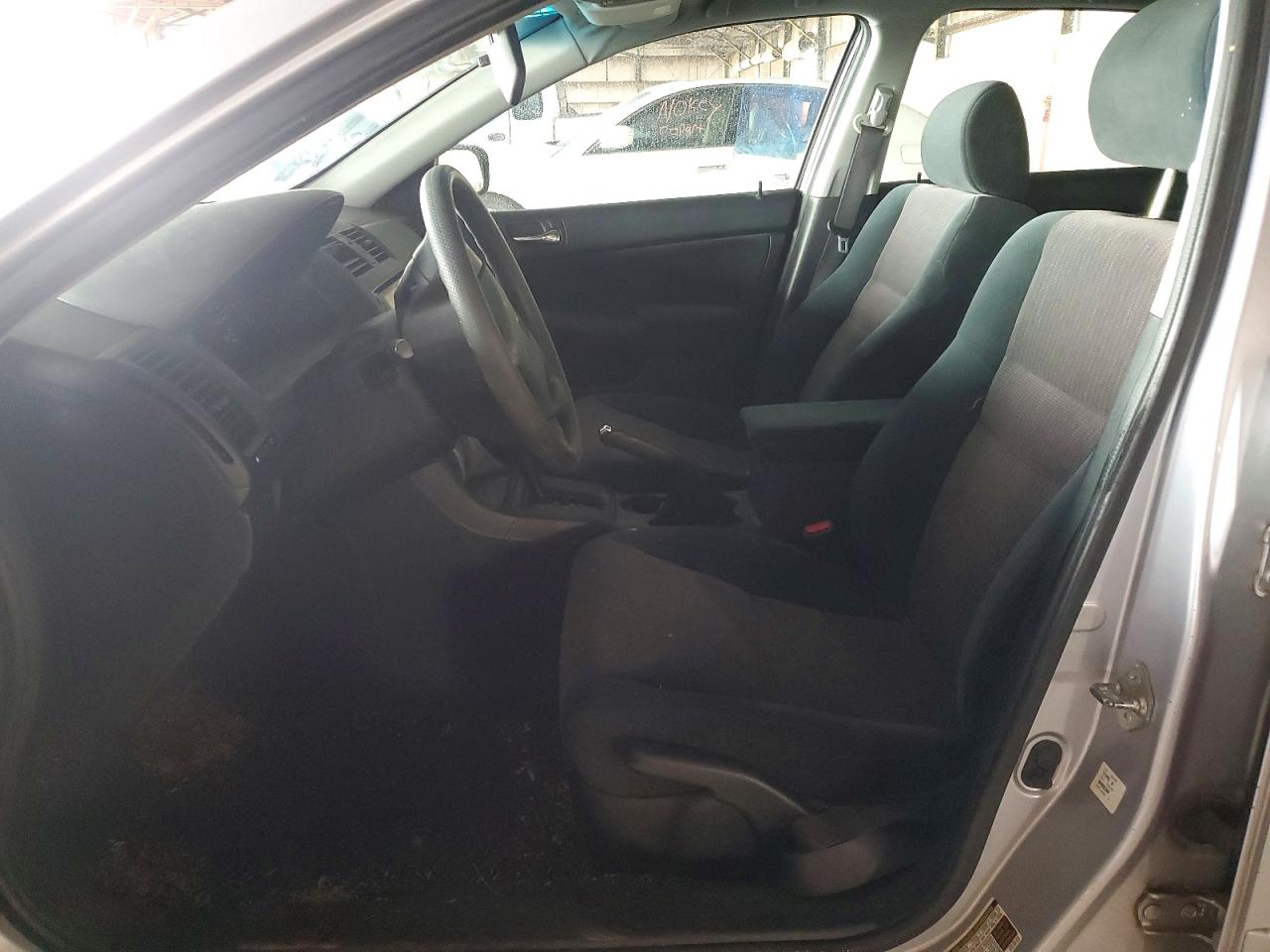 2004 Honda Accord Lx Silver vin: 1HGCM56394A016831