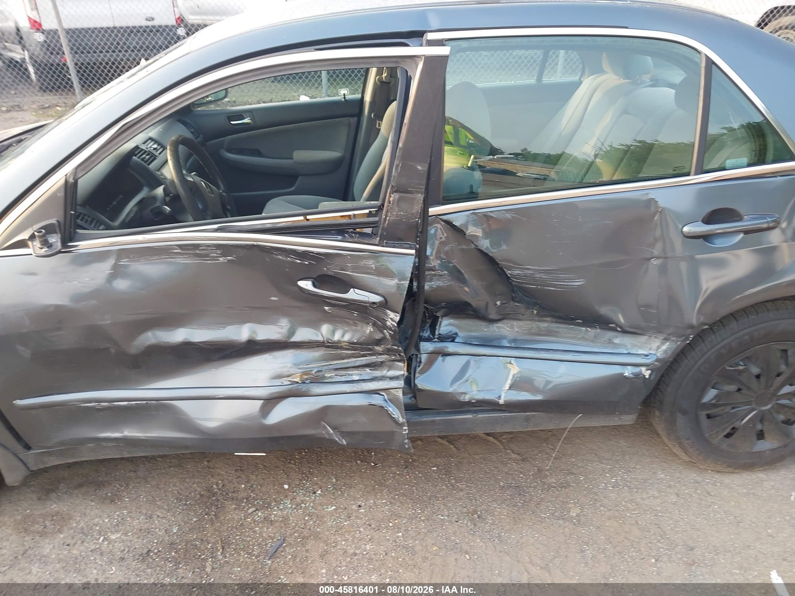 2004 Honda Accord 2.4 Lx Серый vin: 1HGCM56394A068685