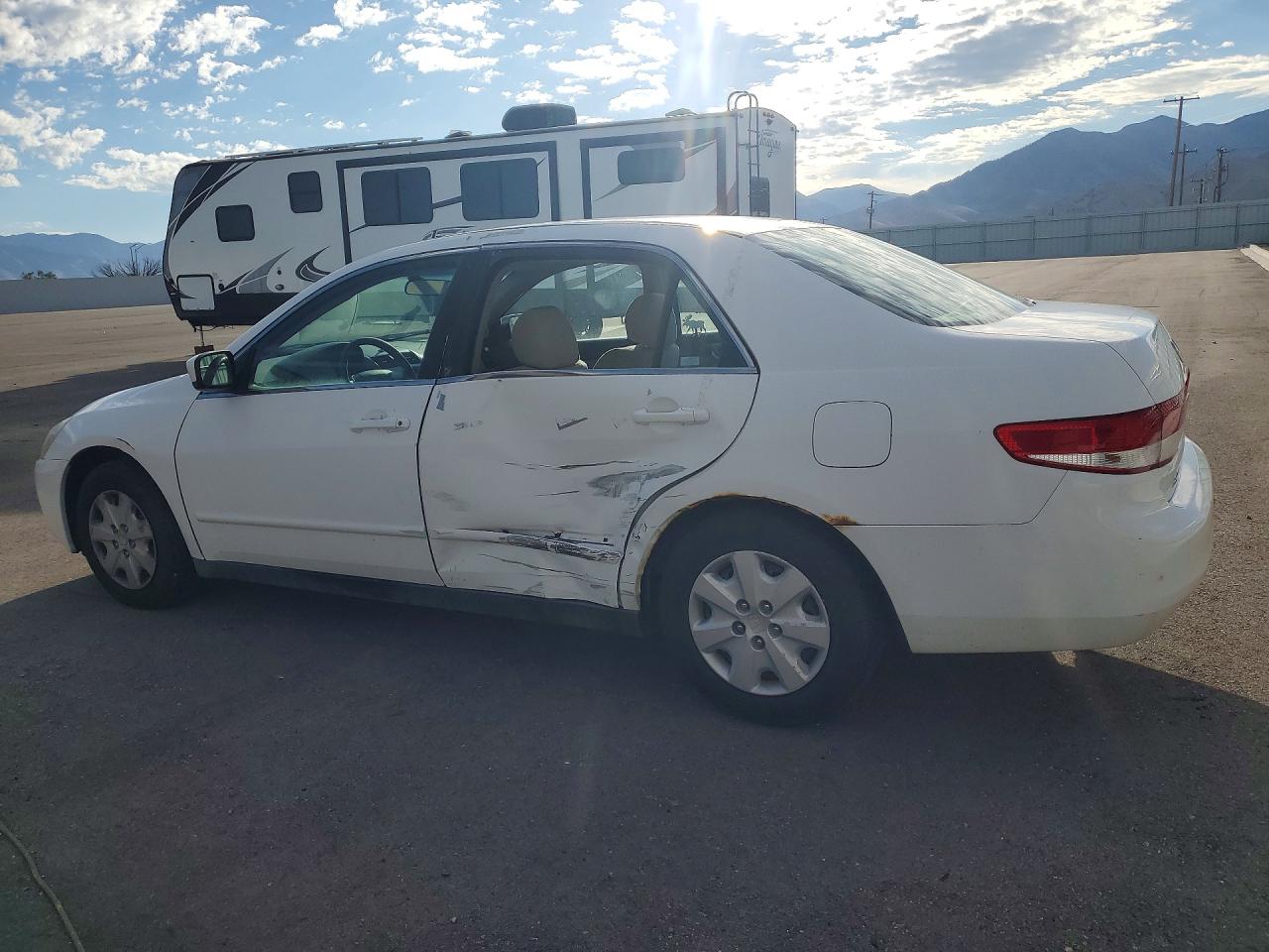 2004 Honda Accord Lx White vin: 1HGCM56394A106612
