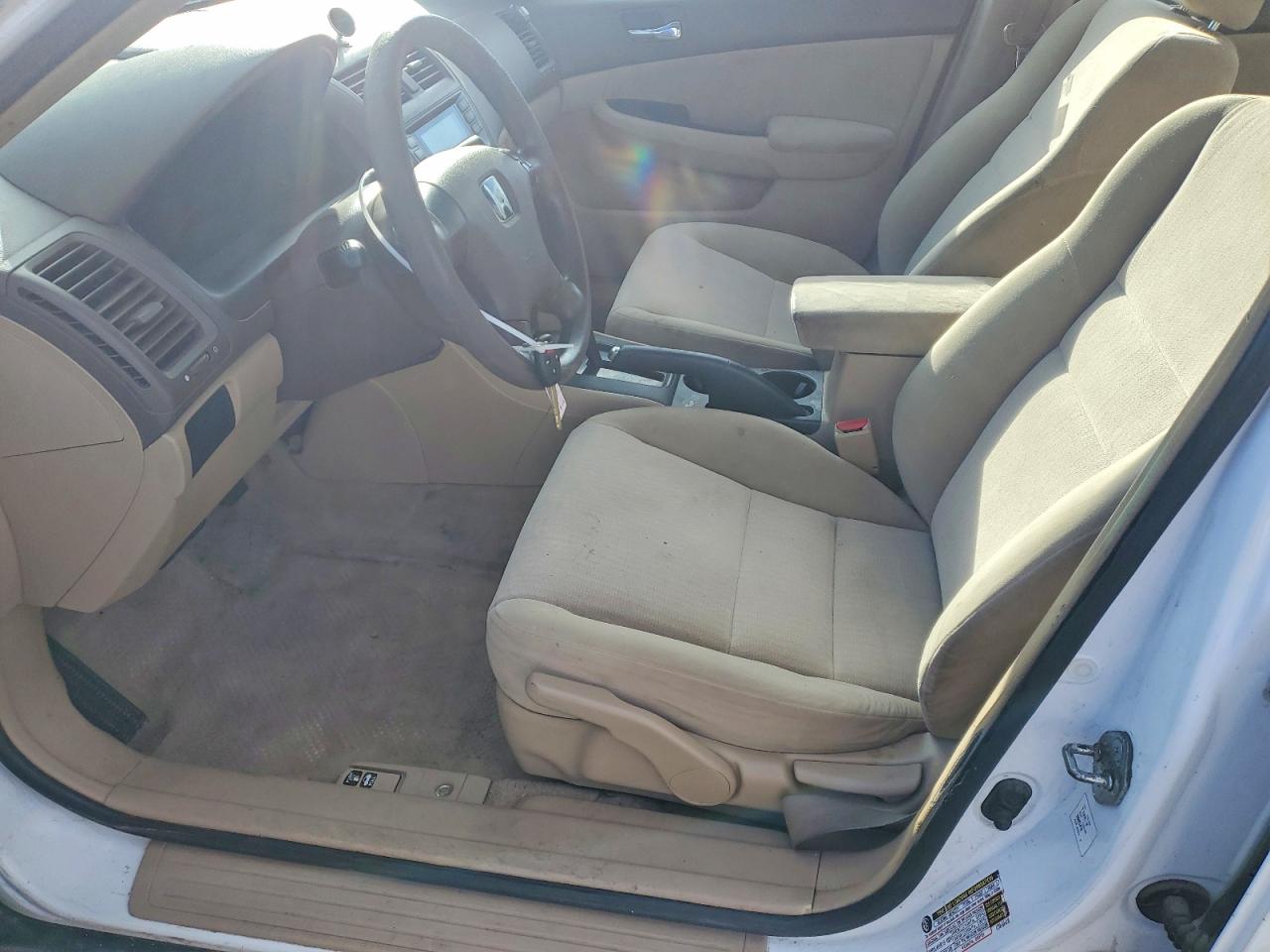 2004 Honda Accord Lx White vin: 1HGCM56394A106612