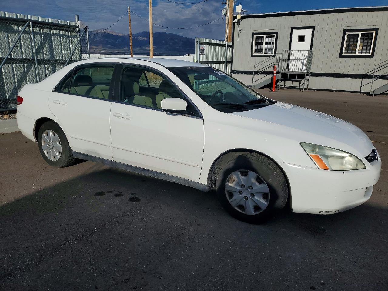2004 Honda Accord Lx White vin: 1HGCM56394A106612