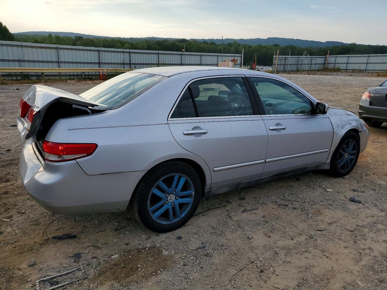 2004 Honda Accord Lx Silver vin: 1HGCM563X4A068503