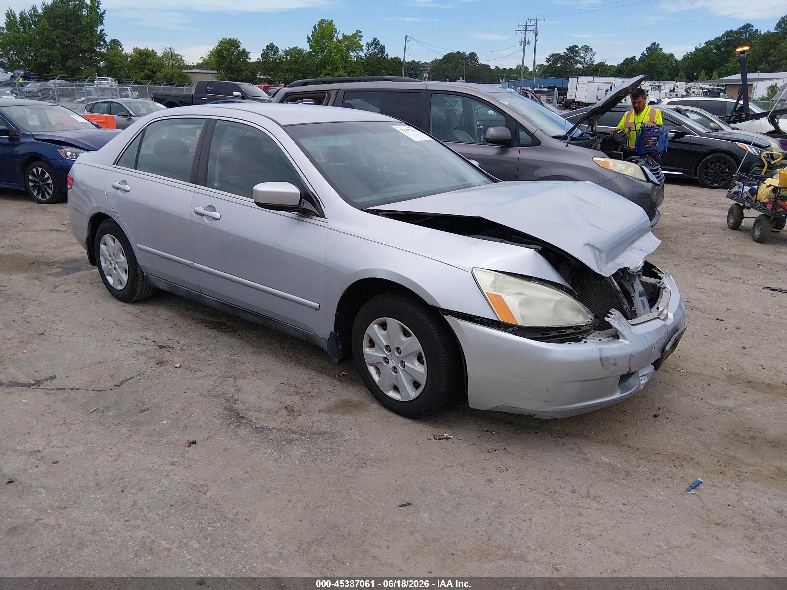 2004 Honda Accord 2.4 Lx Серебряный vin: 1HGCM563X4A155091