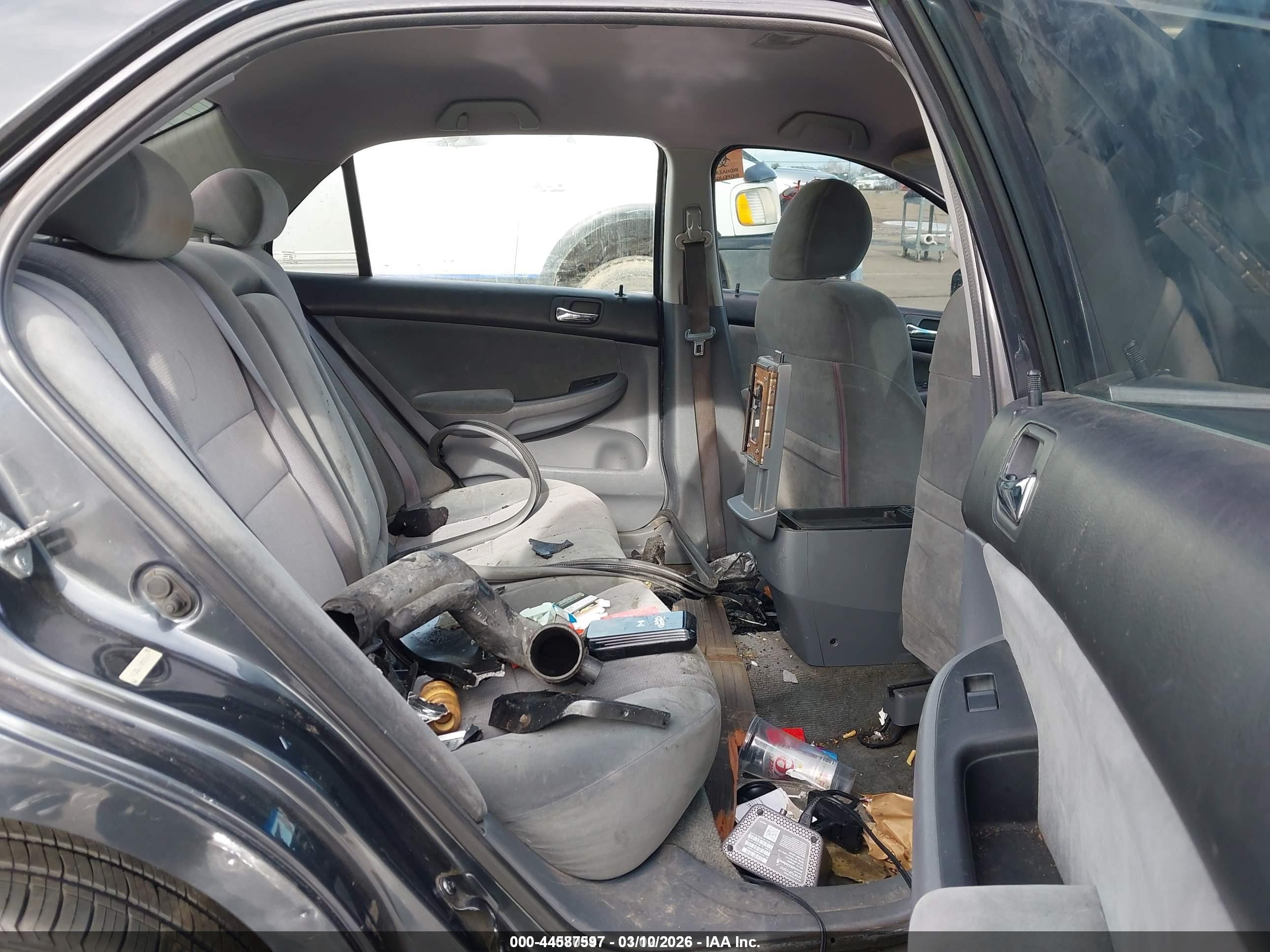2004 Honda Accord 2.4 Lx Gray vin: 1HGCM563X4A165670
