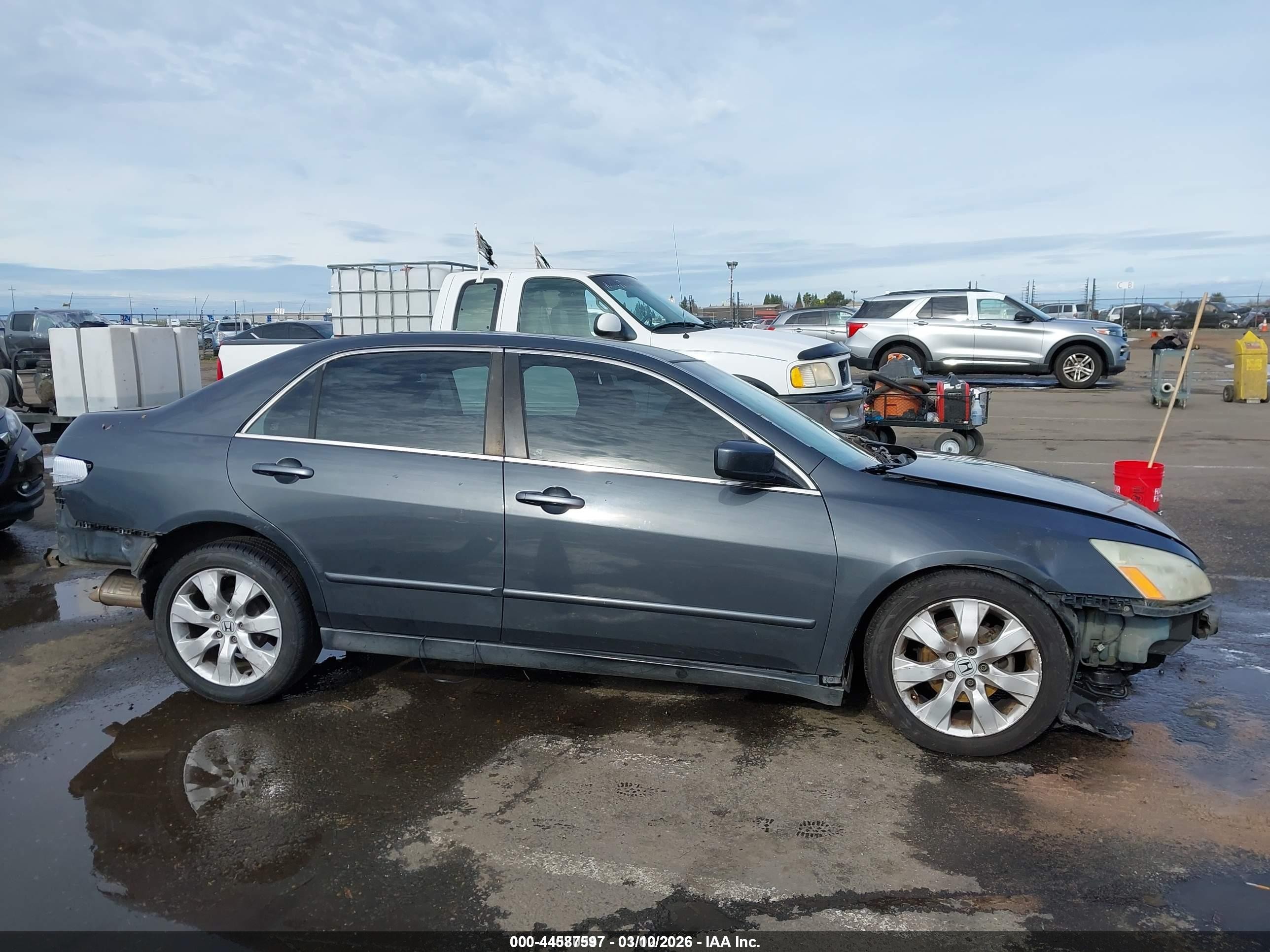 2004 Honda Accord 2.4 Lx Gray vin: 1HGCM563X4A165670