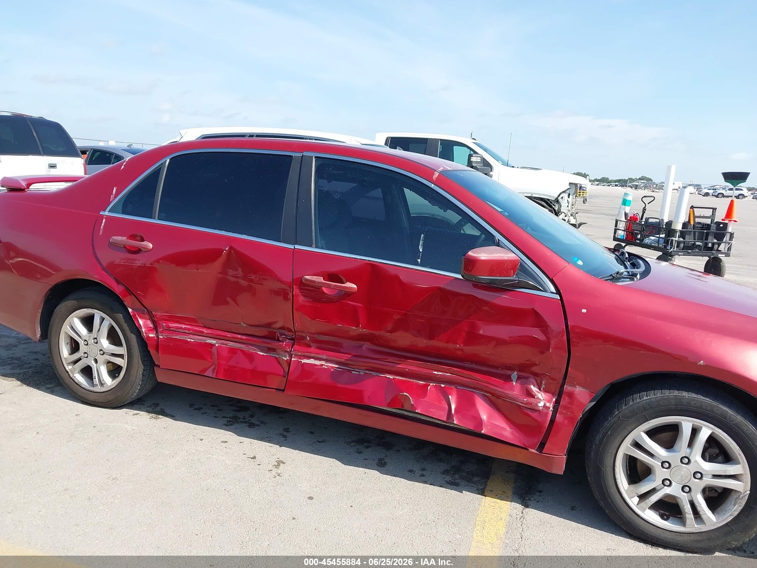 2007 Honda Accord 2.4 Se Красный vin: 1HGCM563X7A086441