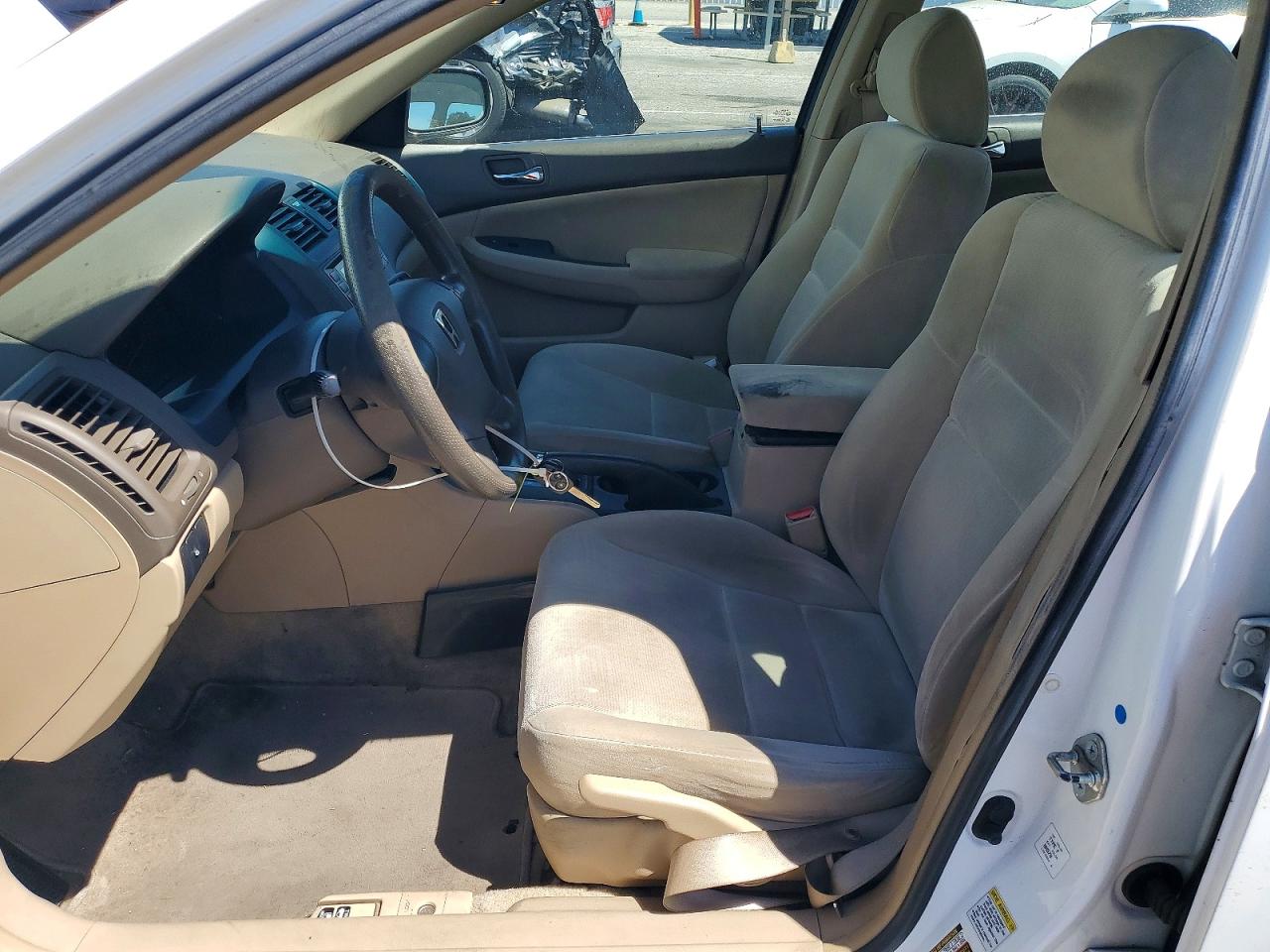 2005 Honda Accord Lx White vin: 1HGCM56405A092898