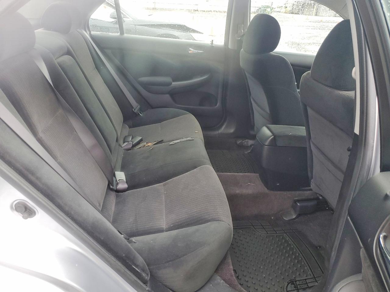 2005 Honda Accord Lx Silver vin: 1HGCM56405A165896