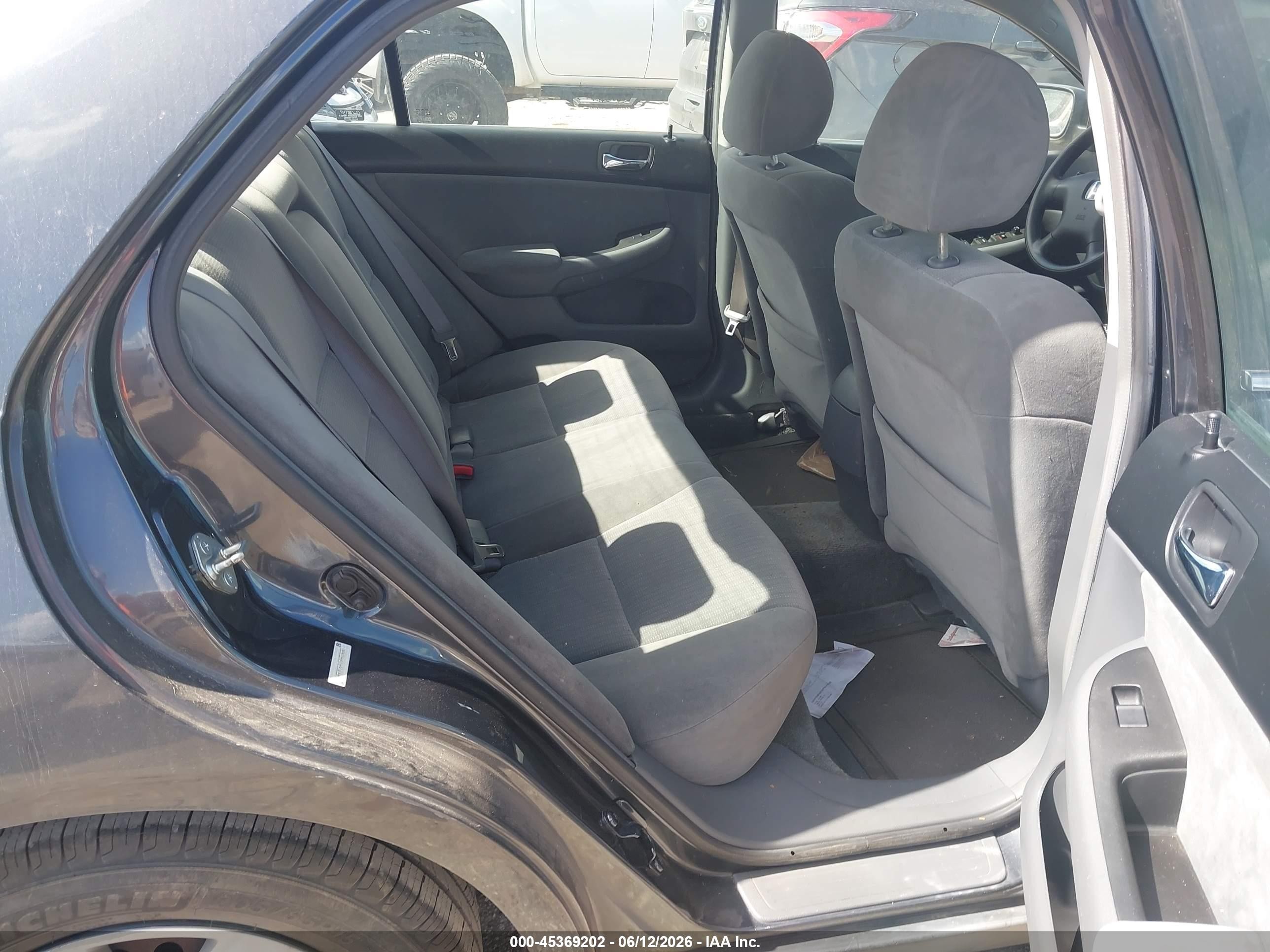 2005 Honda Accord 2.4 Lx Gray vin: 1HGCM56415A033682