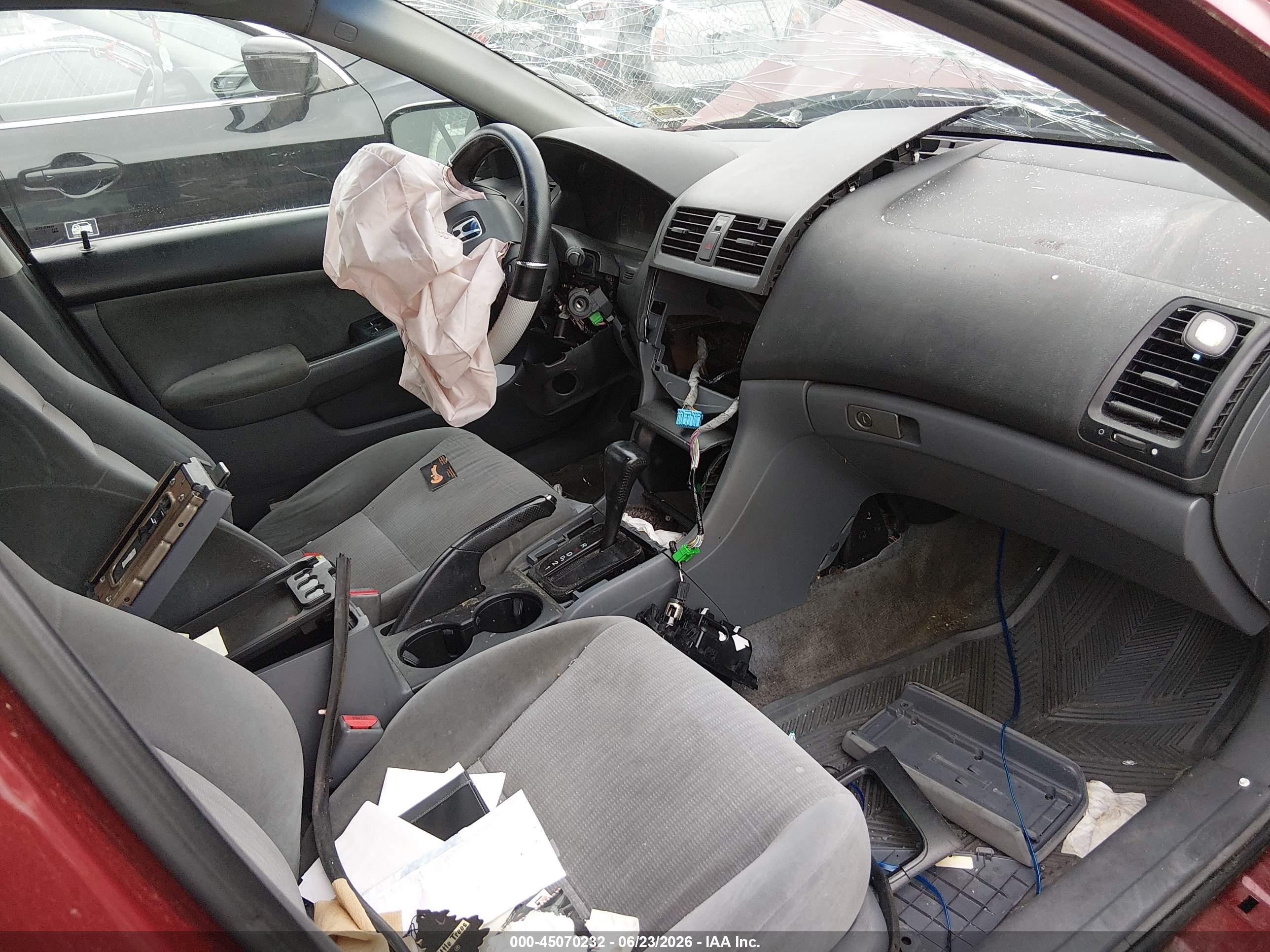 2005 Honda Accord 2.4 Lx Красный vin: 1HGCM56415A071784