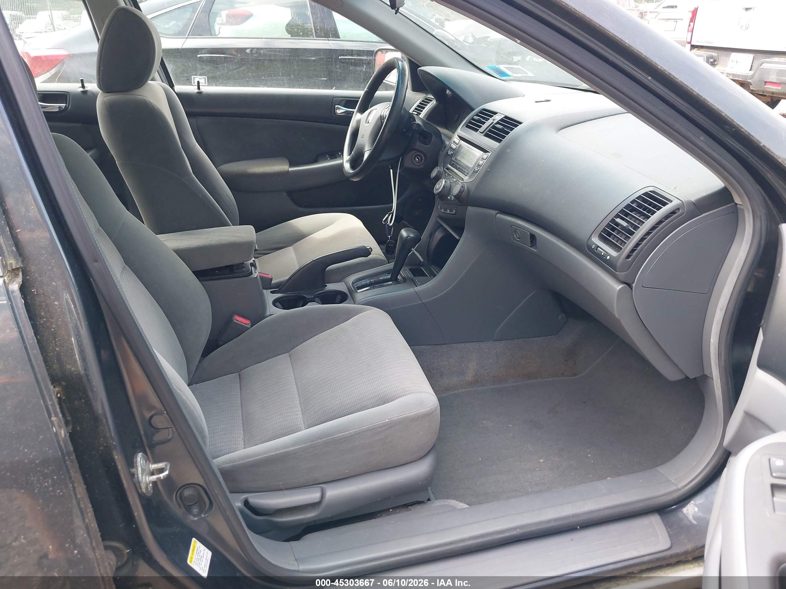 2005 Honda Accord 2.4 Lx Серый vin: 1HGCM56415A083854