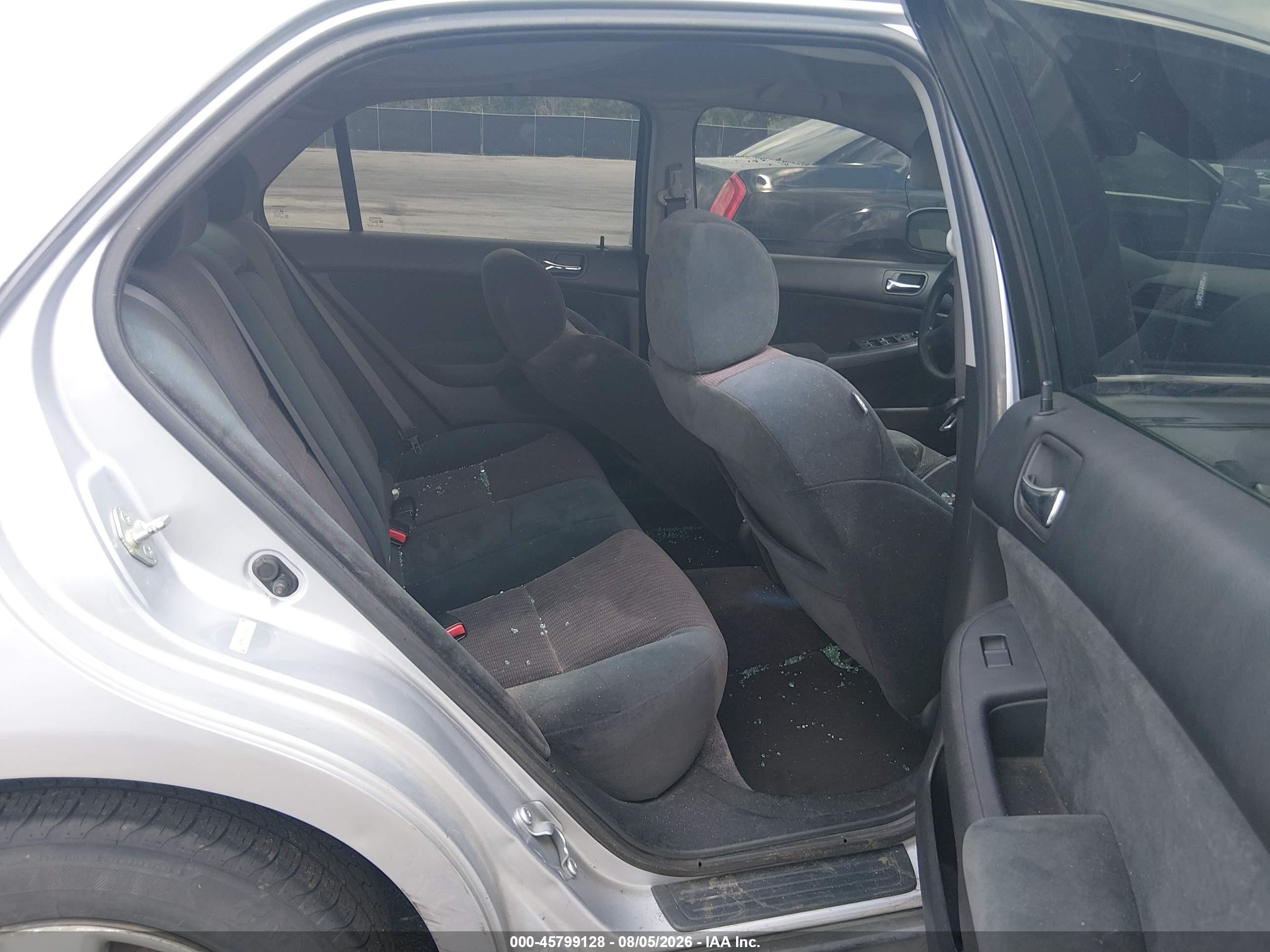 2003 Honda Accord 2.4 Lx Серебряный vin: 1HGCM56423A146392
