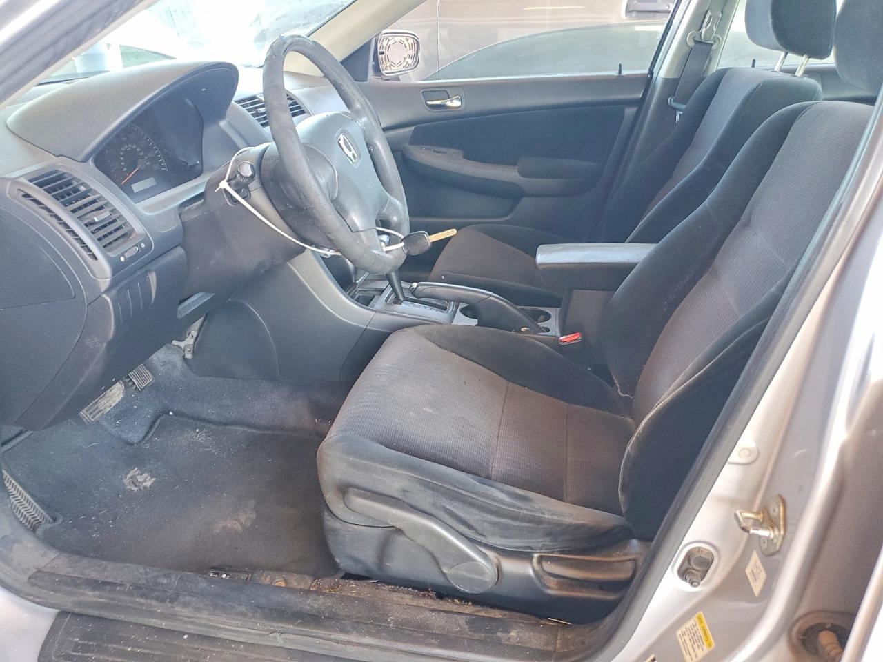 2005 Honda Accord Lx Silver vin: 1HGCM56425A018060
