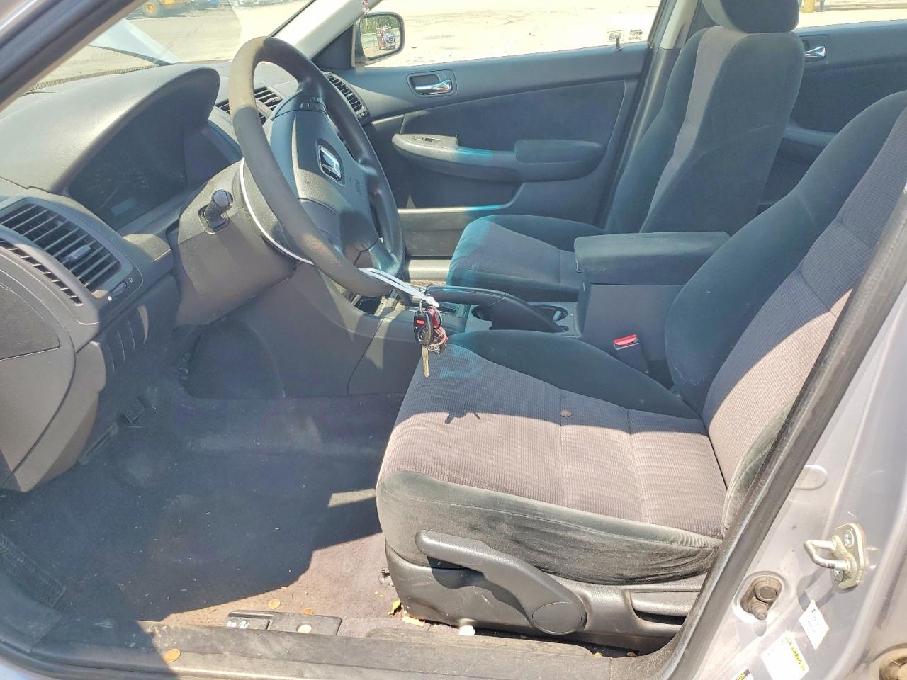 2005 Honda Accord Lx Серебряный vin: 1HGCM56425A042438