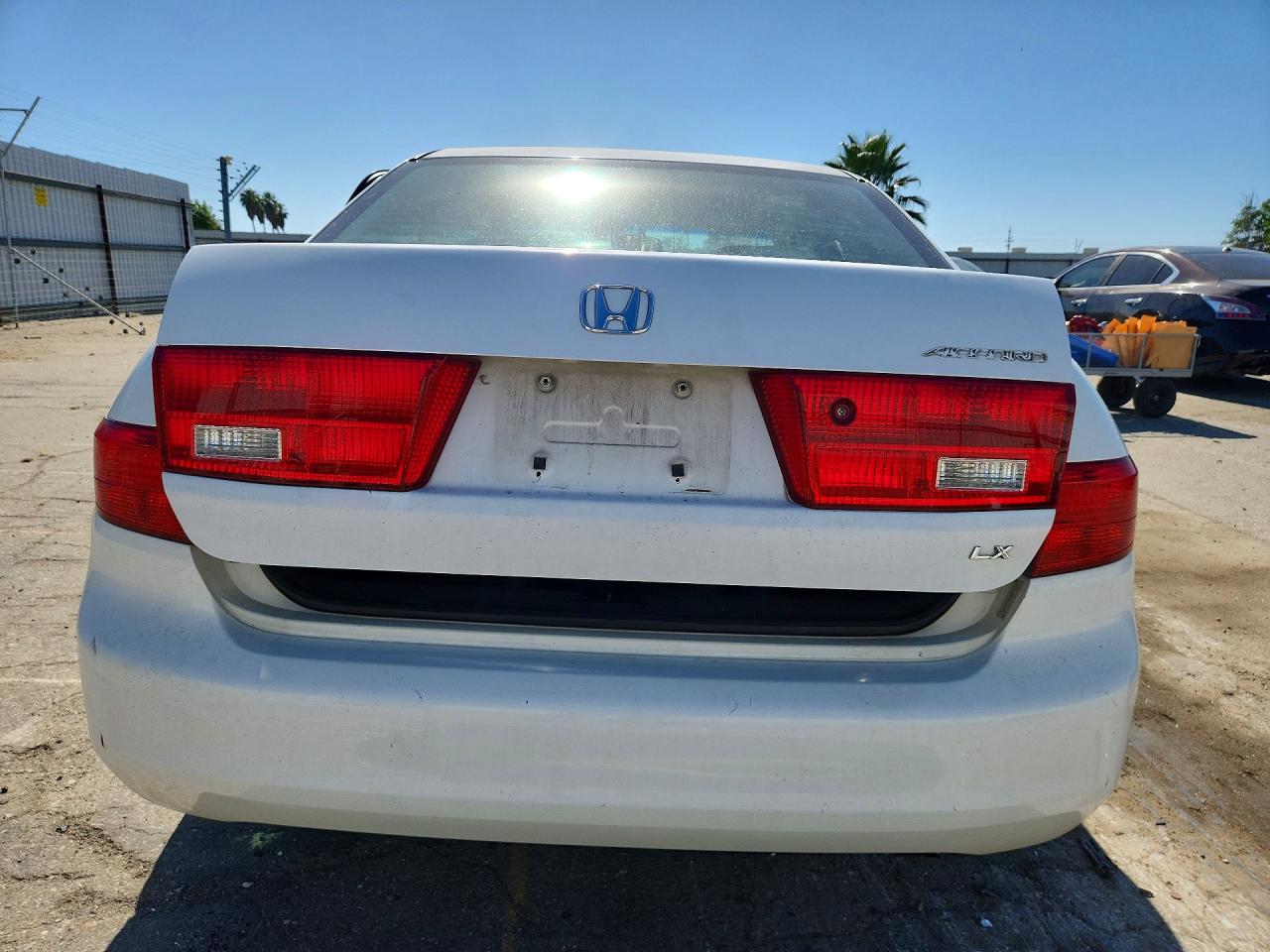2005 Honda Accord Lx Белый vin: 1HGCM56425A079683