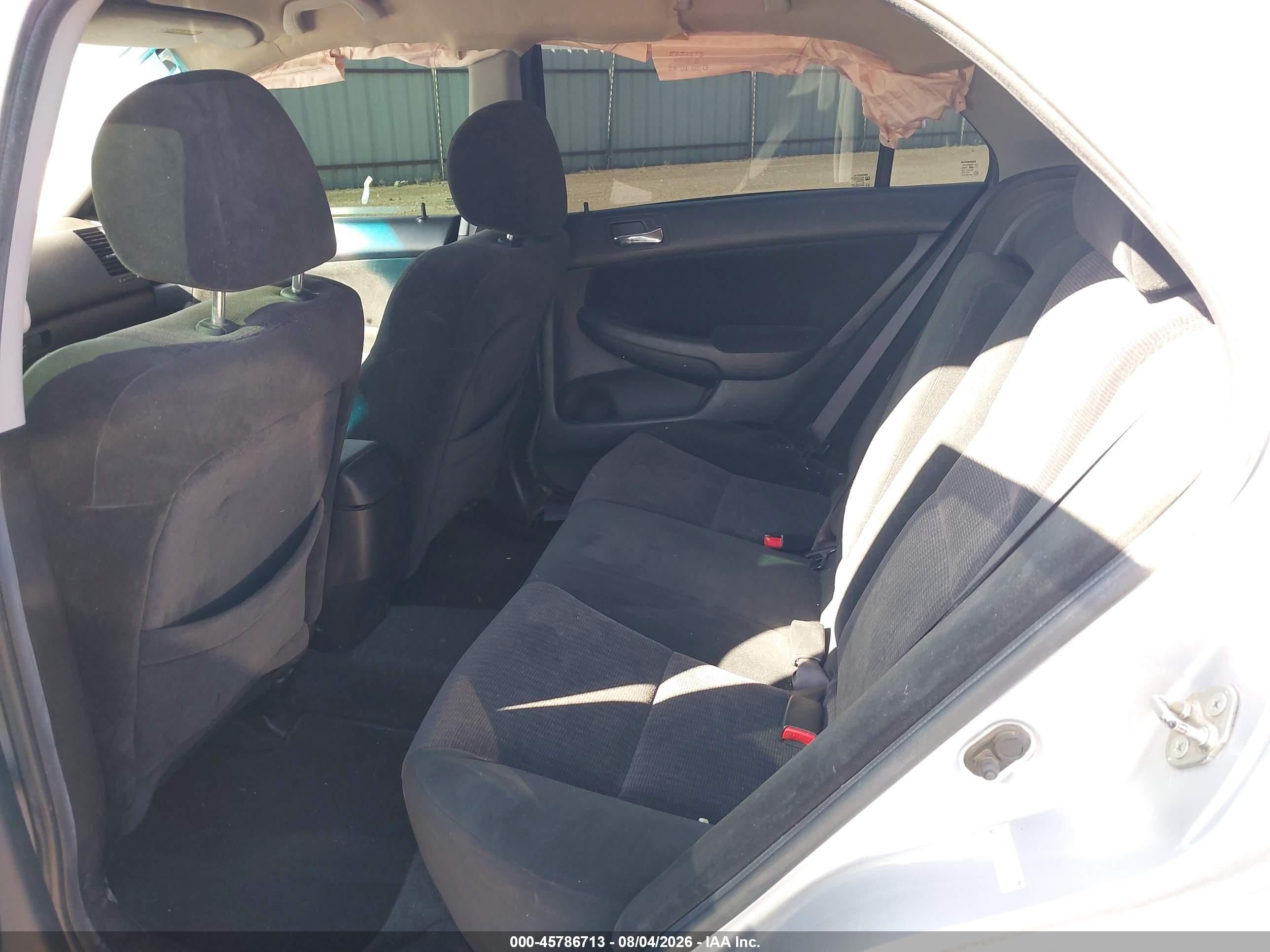 2005 Honda Accord 2.4 Lx Серебряный vin: 1HGCM56425A085774