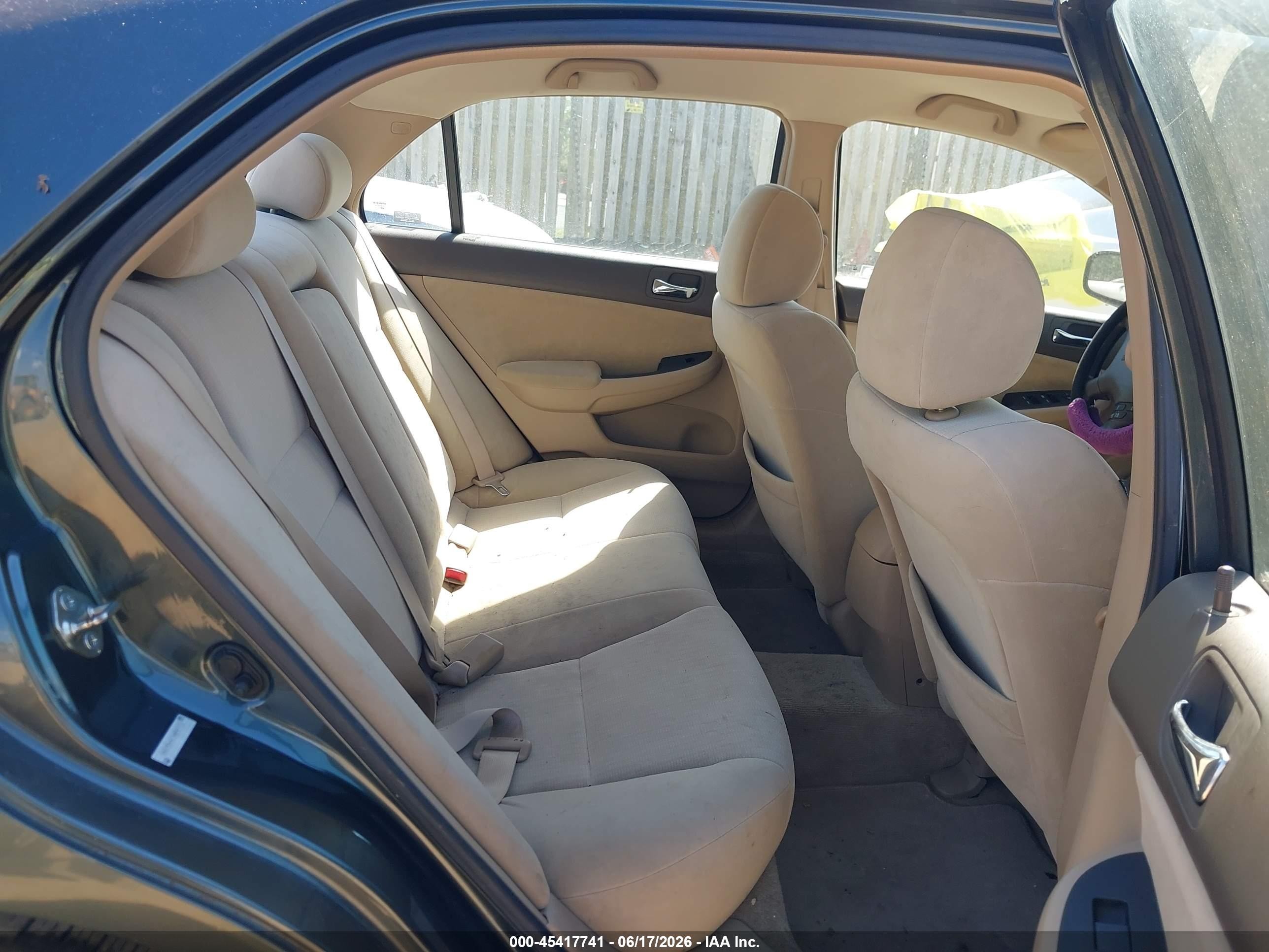 2005 Honda Accord 2.4 Lx Серый vin: 1HGCM56425A092773