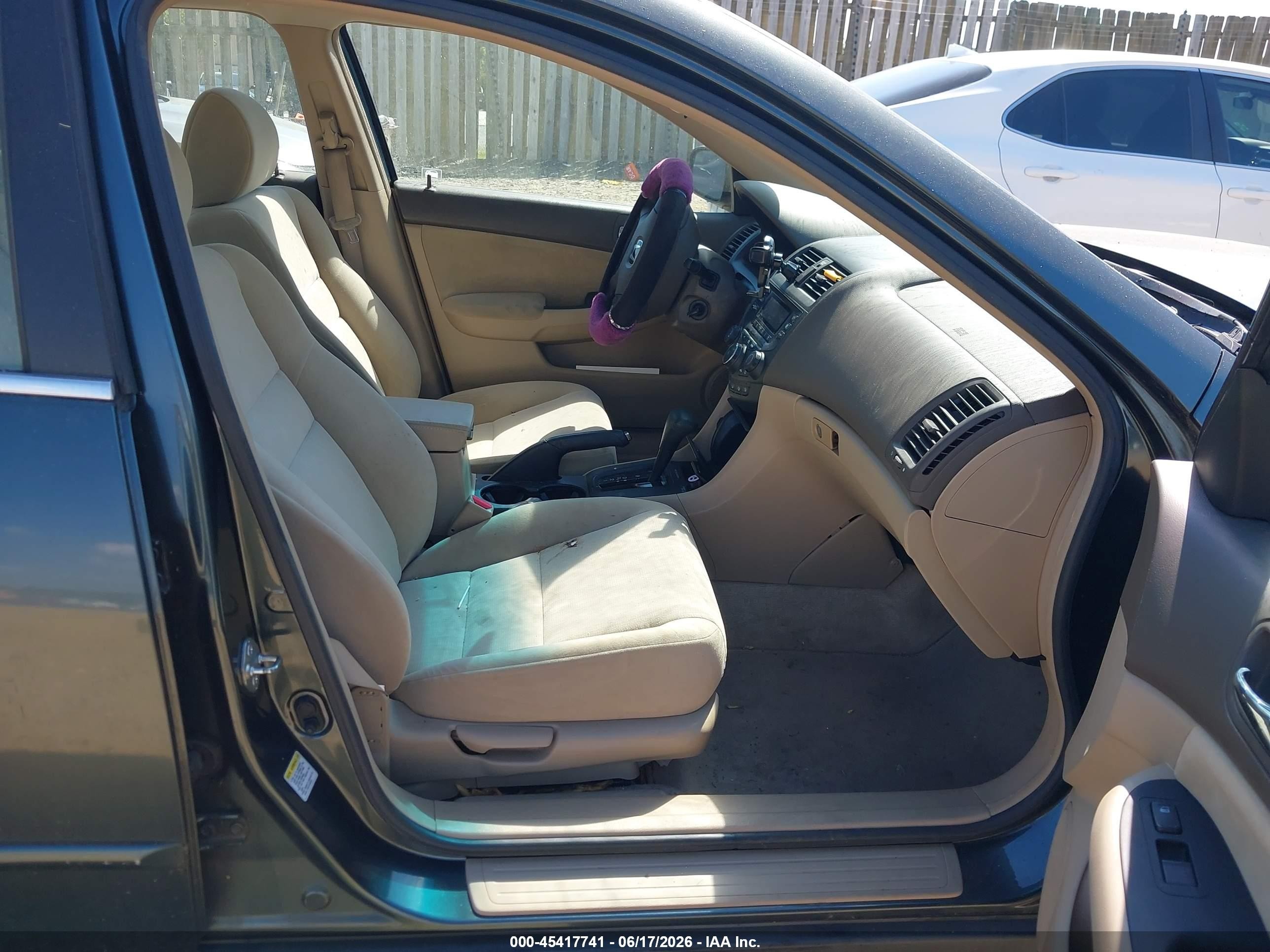 2005 Honda Accord 2.4 Lx Серый vin: 1HGCM56425A092773