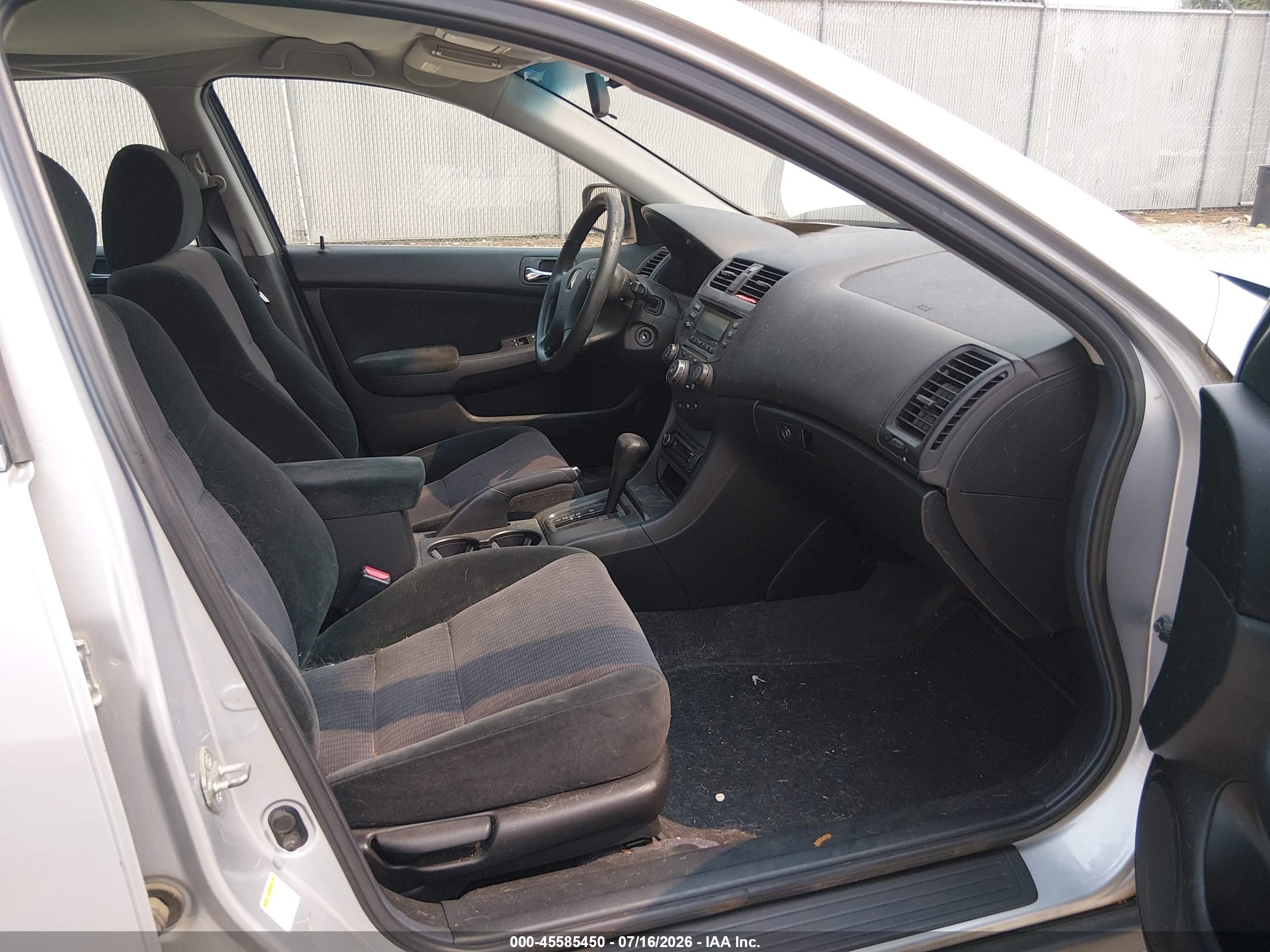 2004 Honda Accord 2.4 Lx Silver vin: 1HGCM56434A158956