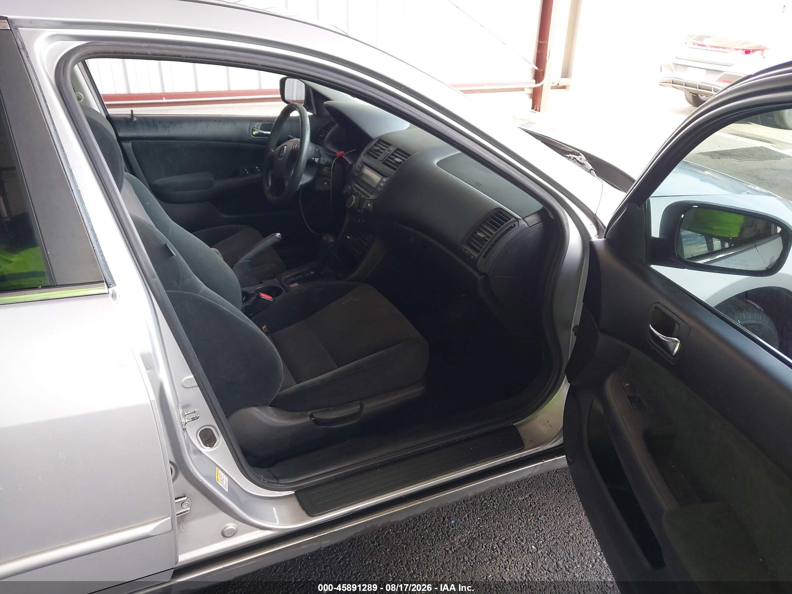 2005 Honda Accord 2.4 Lx Серебряный vin: 1HGCM56435A018813
