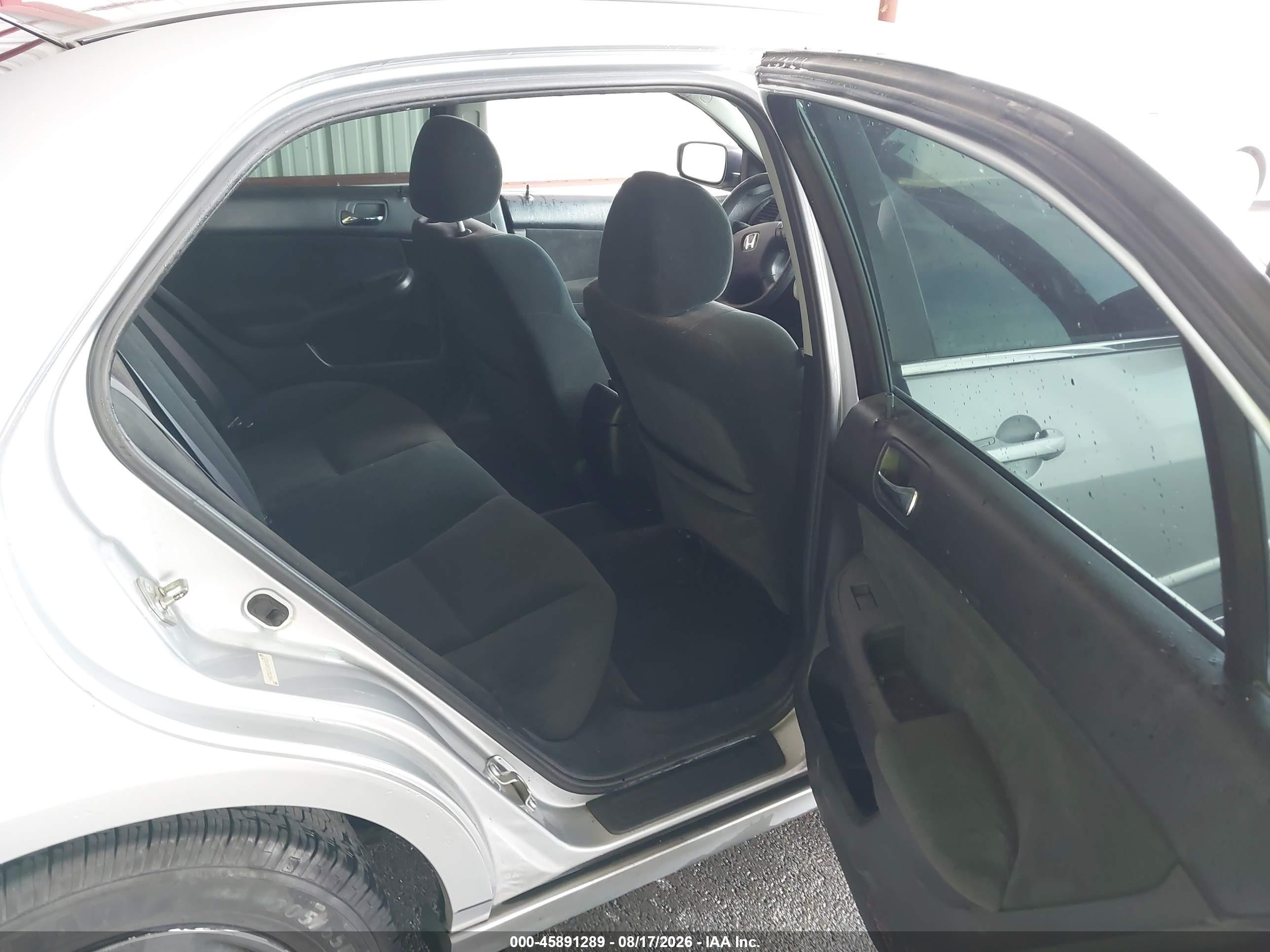 2005 Honda Accord 2.4 Lx Серебряный vin: 1HGCM56435A018813