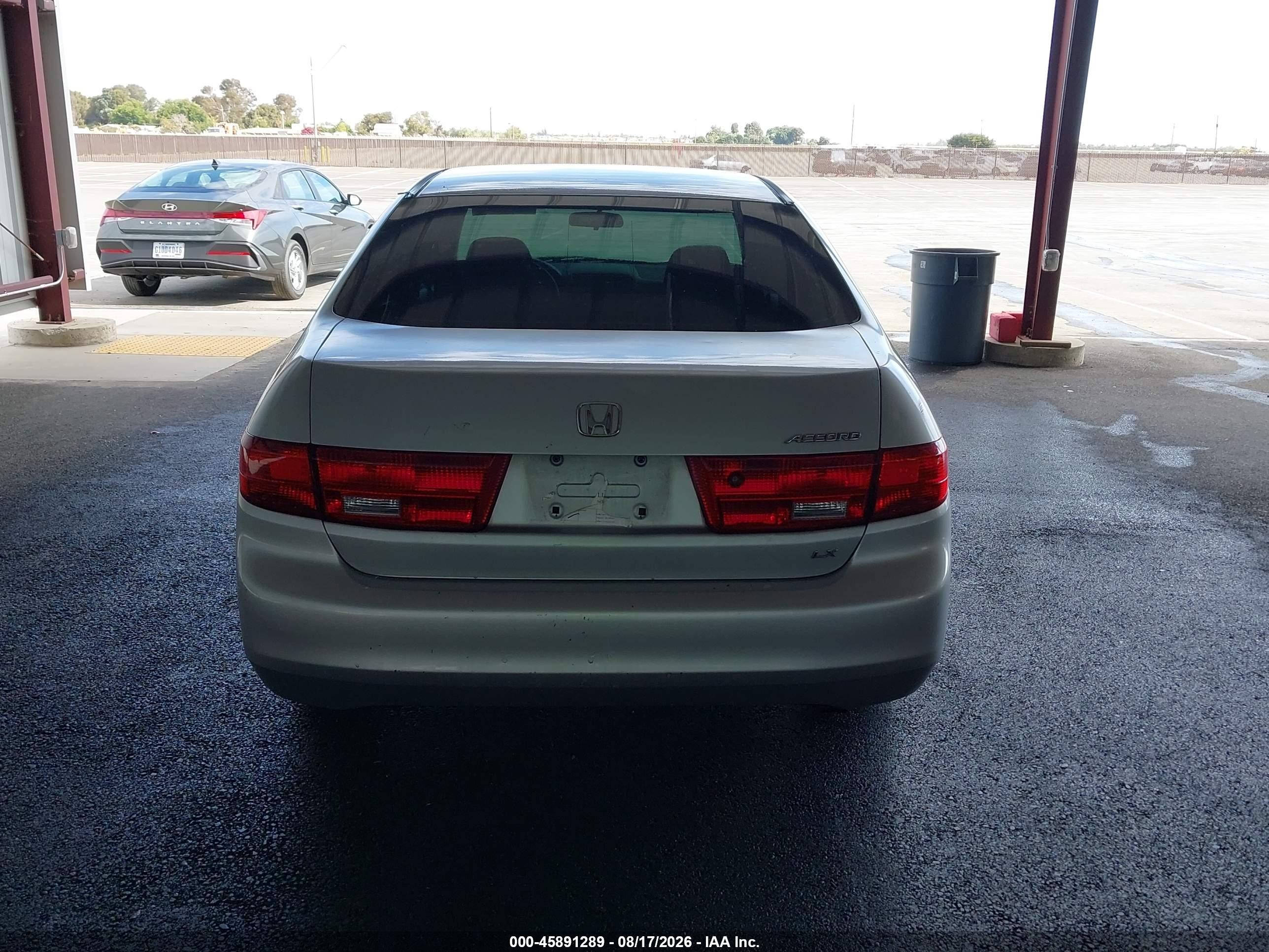 2005 Honda Accord 2.4 Lx Серебряный vin: 1HGCM56435A018813