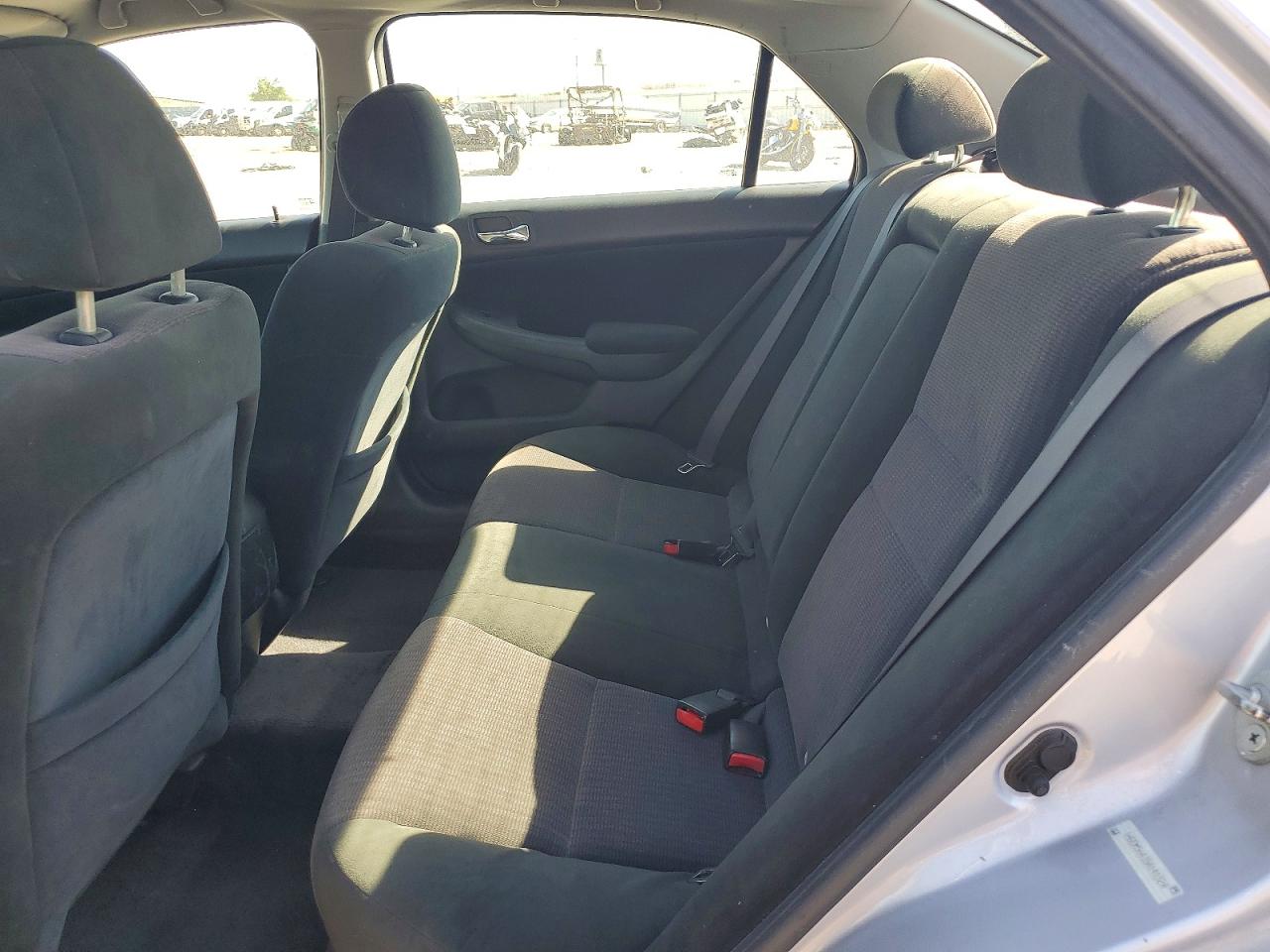 2005 Honda Accord Lx Silver vin: 1HGCM56435A141320