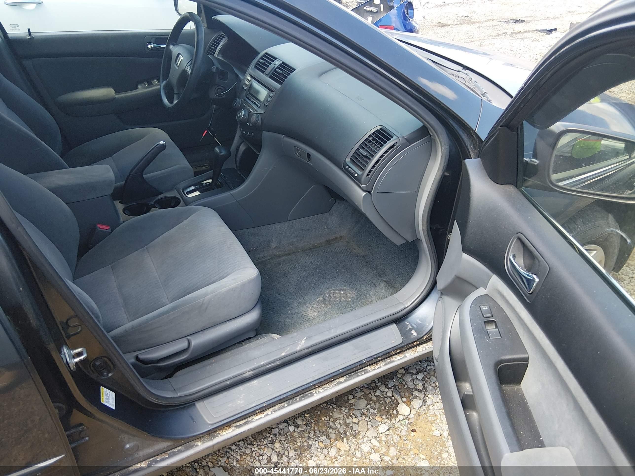 2005 Honda Accord 2.4 Lx Gray vin: 1HGCM56435A174432