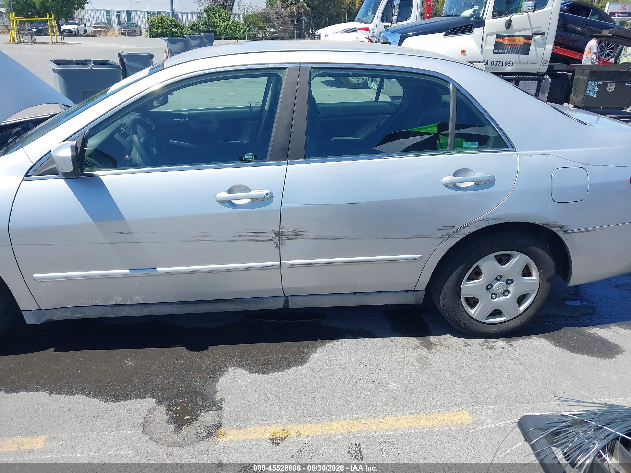 2005 Honda Accord 2.4 Lx Silver vin: 1HGCM56435A185589