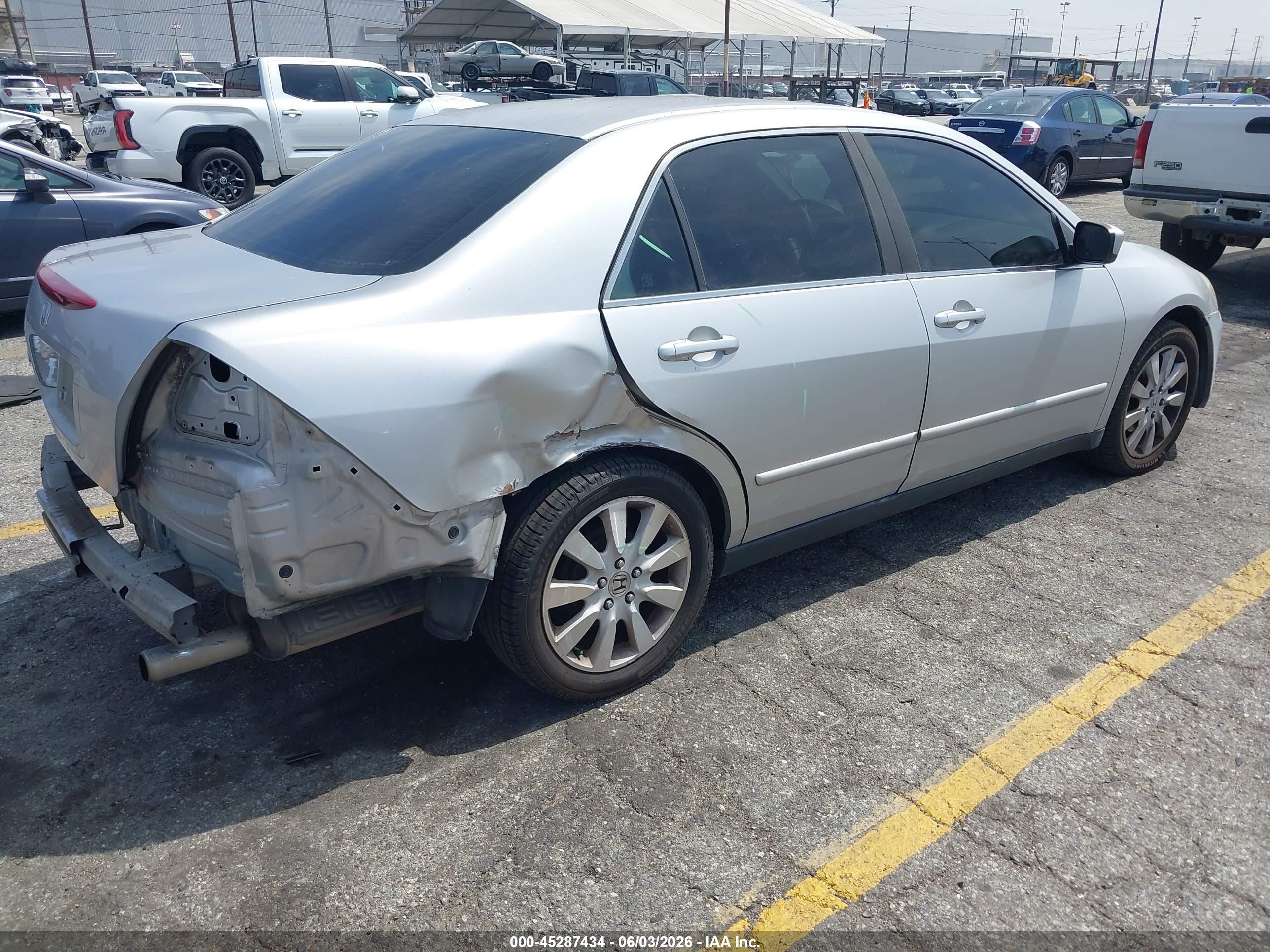 2006 Honda Accord 2.4 Lx Серый vin: 1HGCM56436A036908