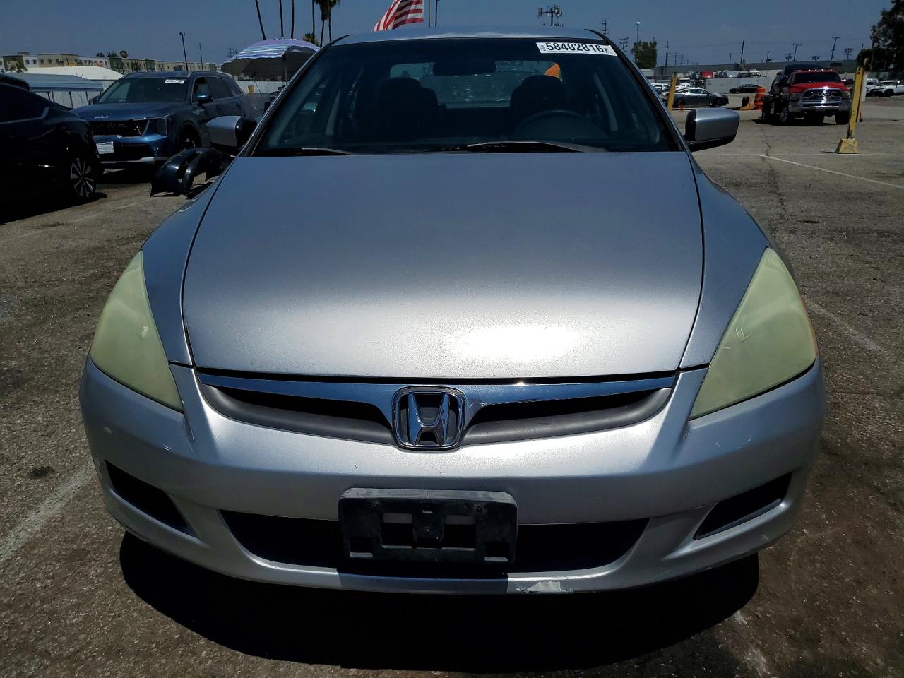 2007 Honda Accord Lx Silver vin: 1HGCM56437A066329
