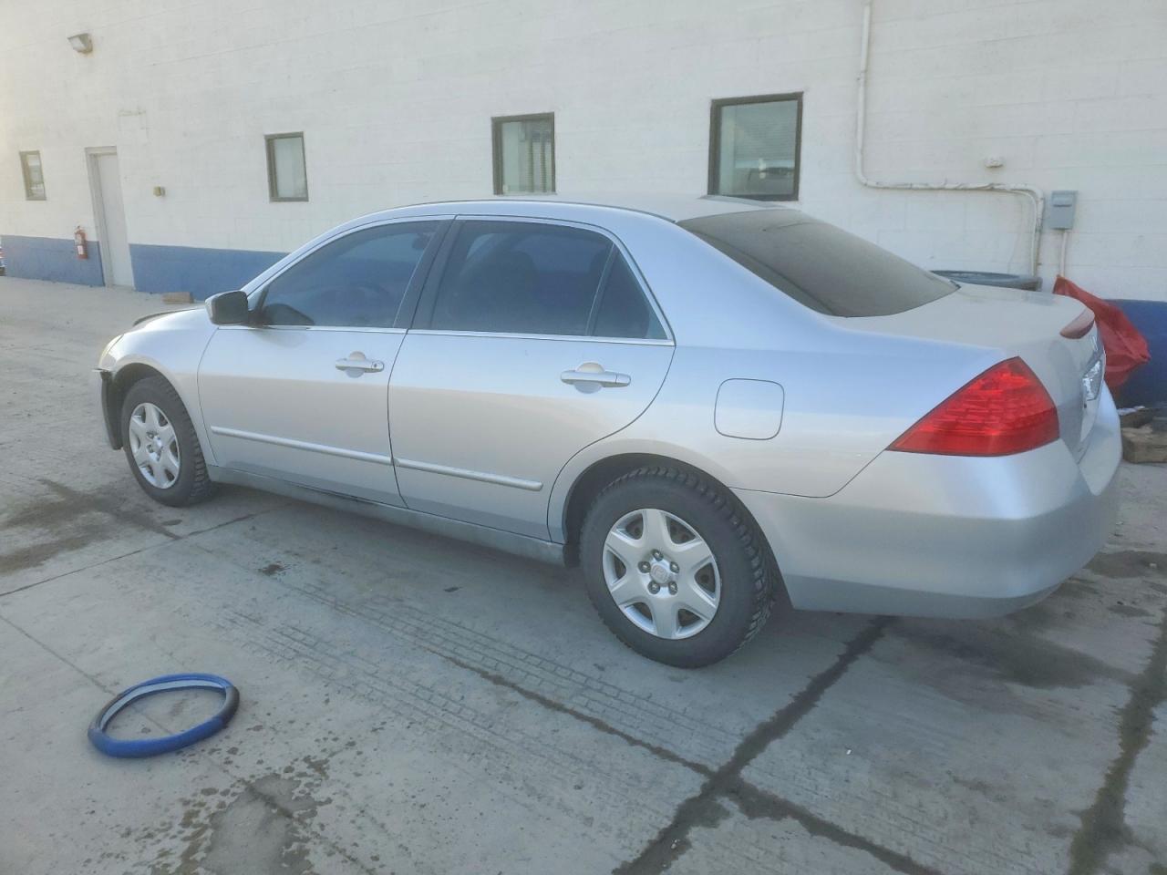 2007 Honda Accord Lx Silver vin: 1HGCM56437A214009