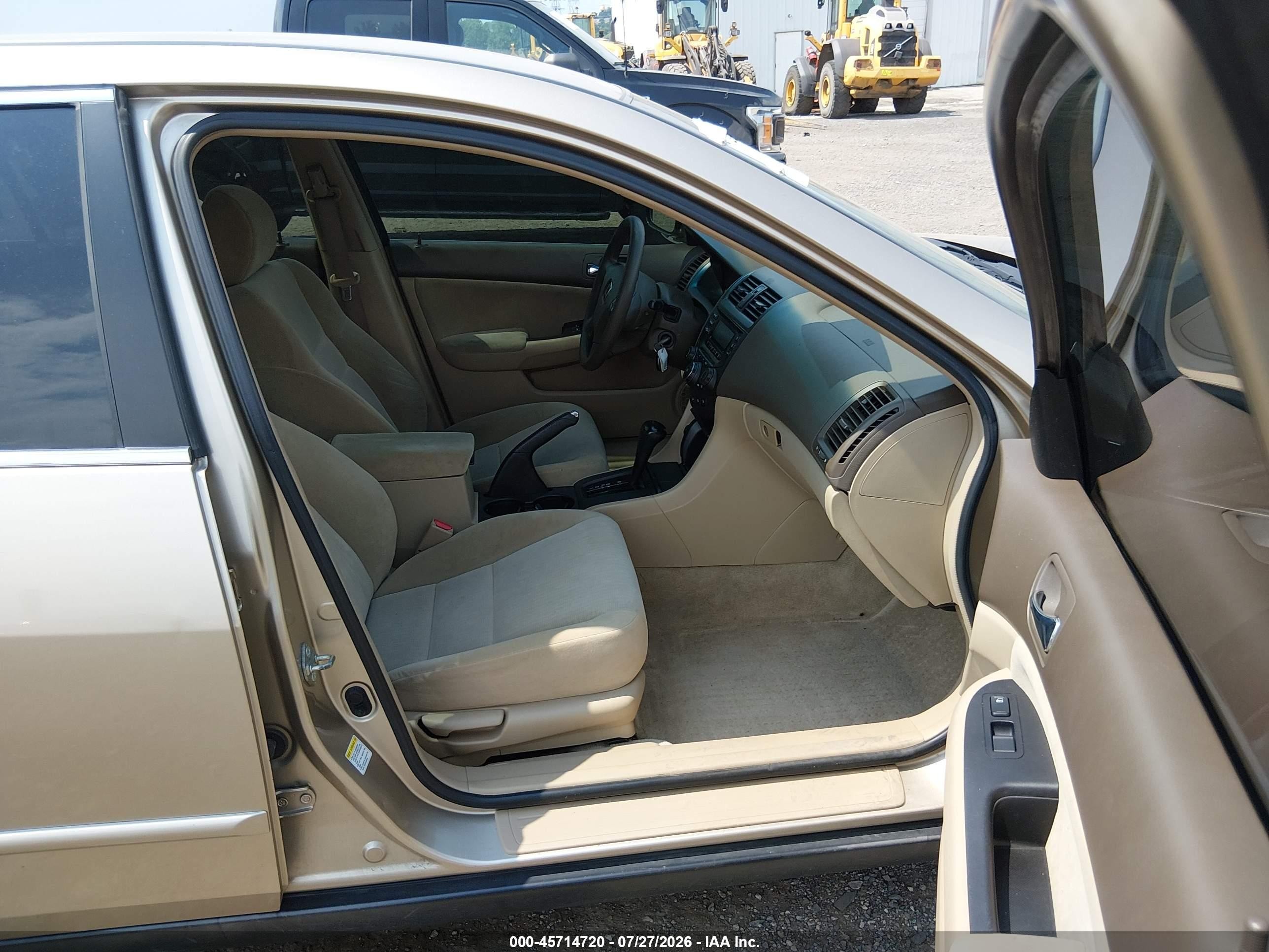 2004 Honda Accord 2.4 Lx Желто-коричневый vin: 1HGCM56444A141809