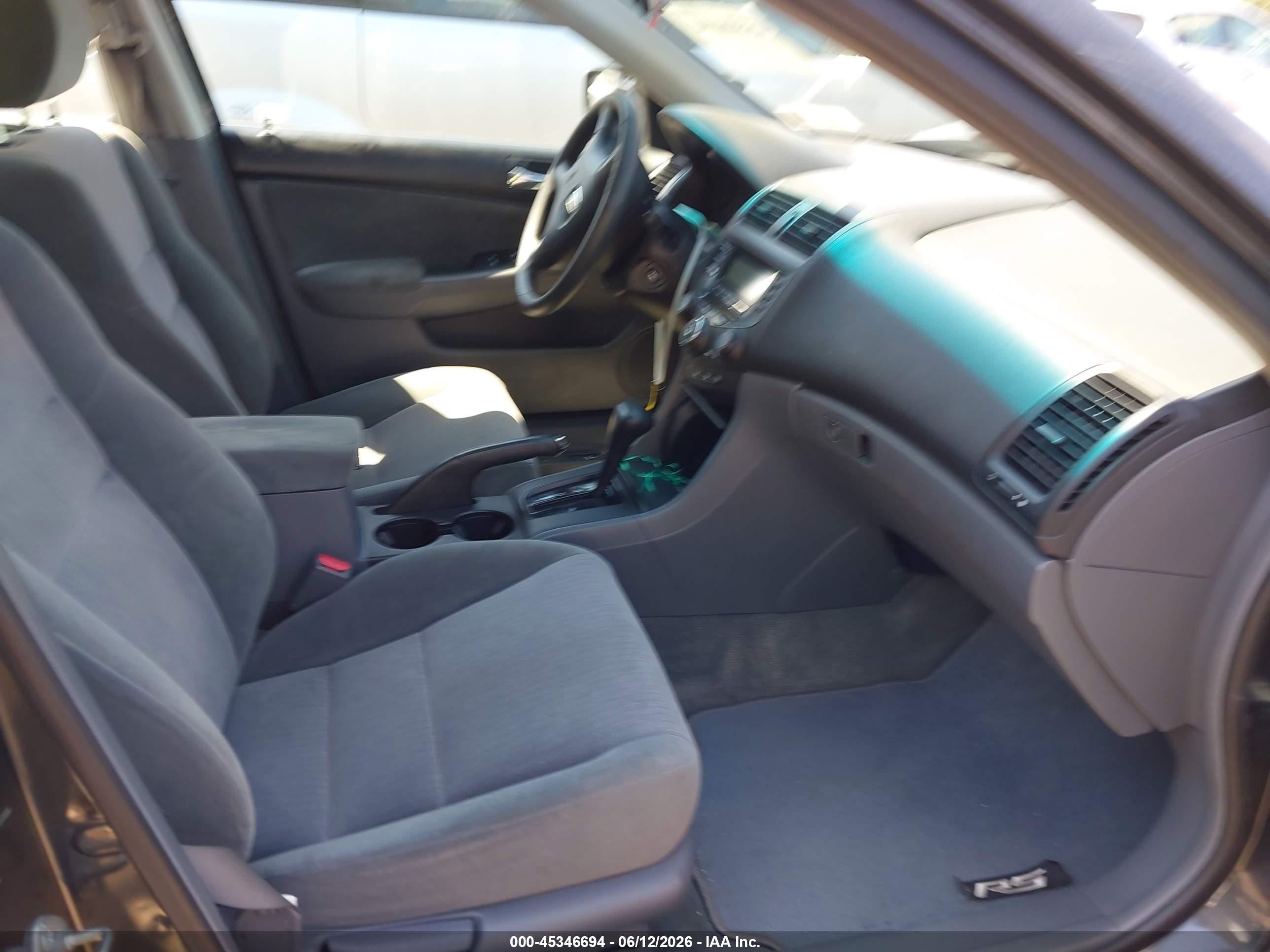 2004 Honda Accord 2.4 Lx Gray vin: 1HGCM56444A153264